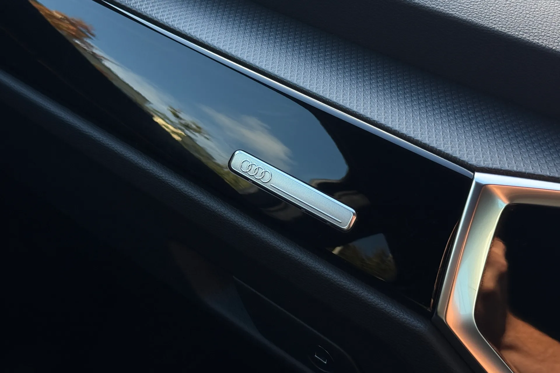 Audi Q3 thumbnail image number 24
