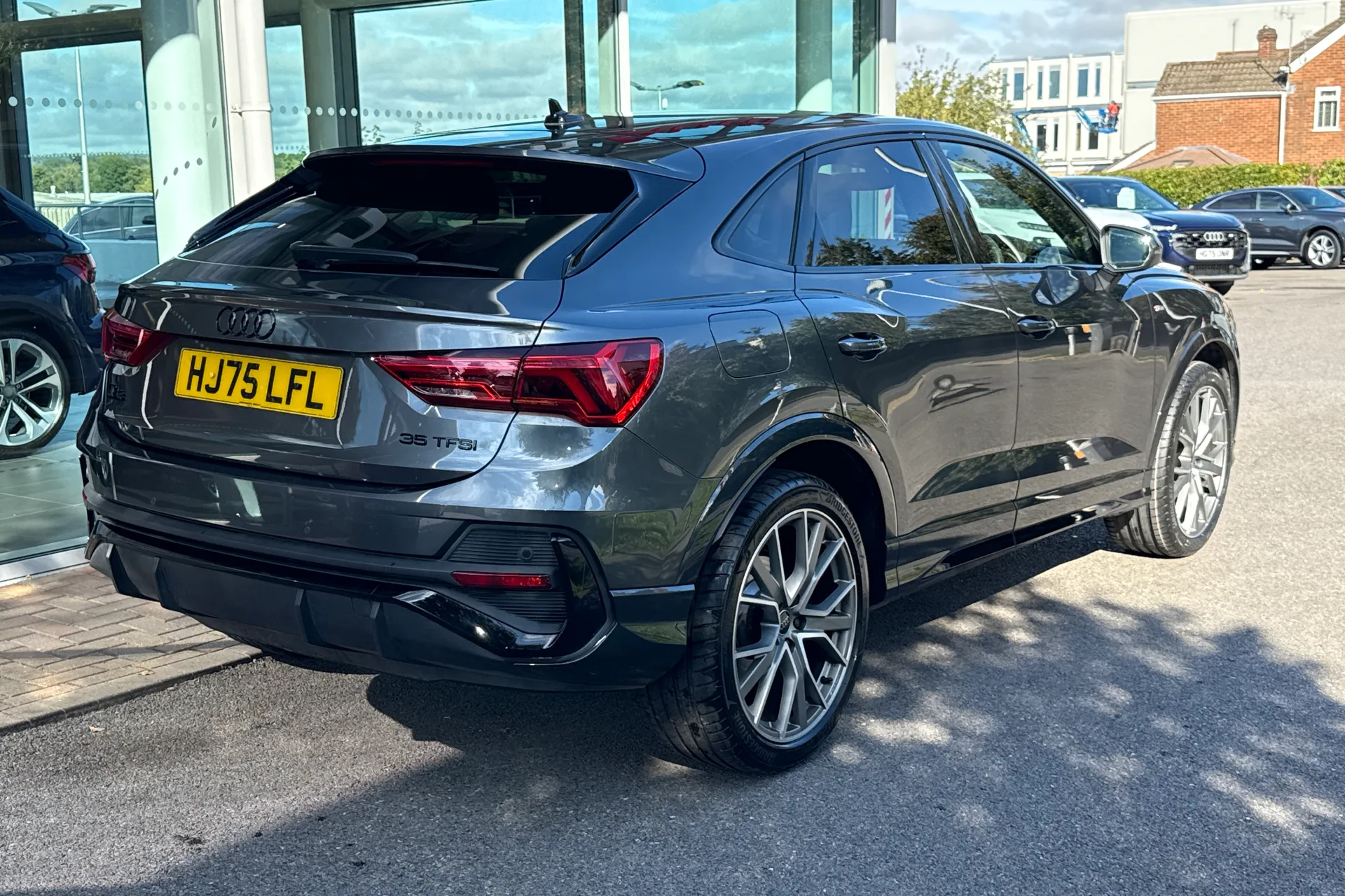 Audi Q3 thumbnail image number 55