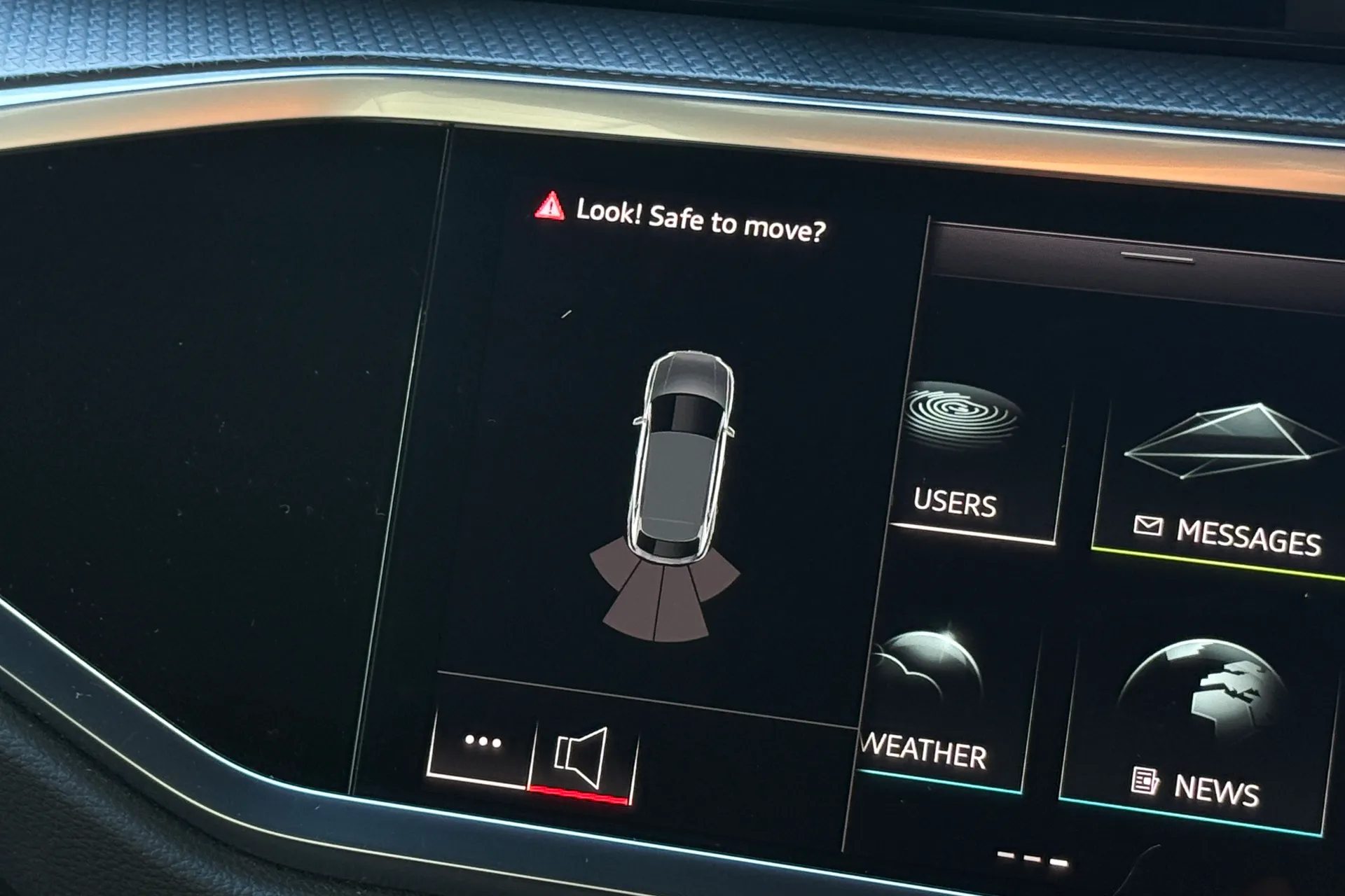 Audi Q3 thumbnail image number 18