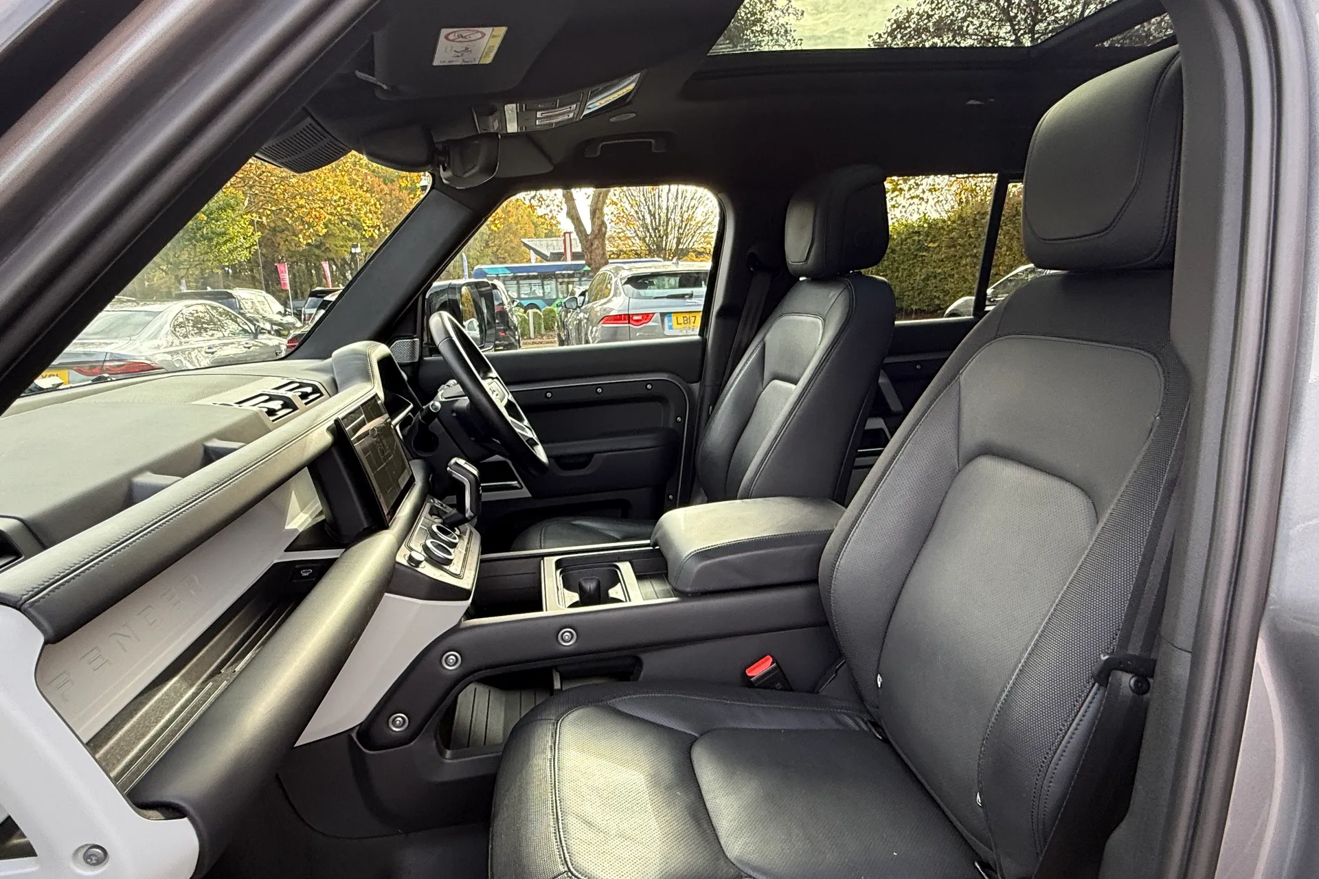 LAND ROVER DEFENDER thumbnail image number 42