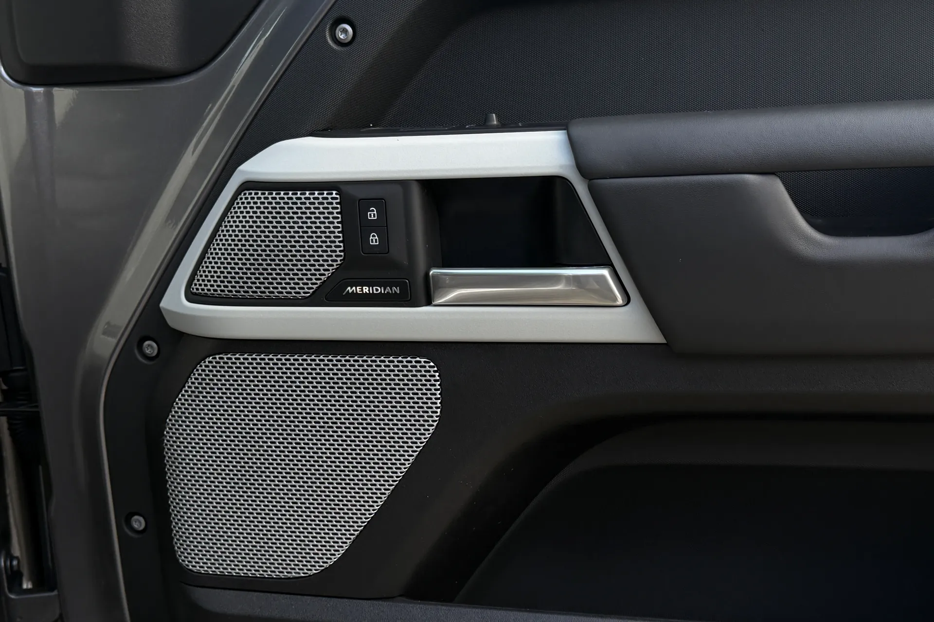 LAND ROVER DEFENDER thumbnail image number 45