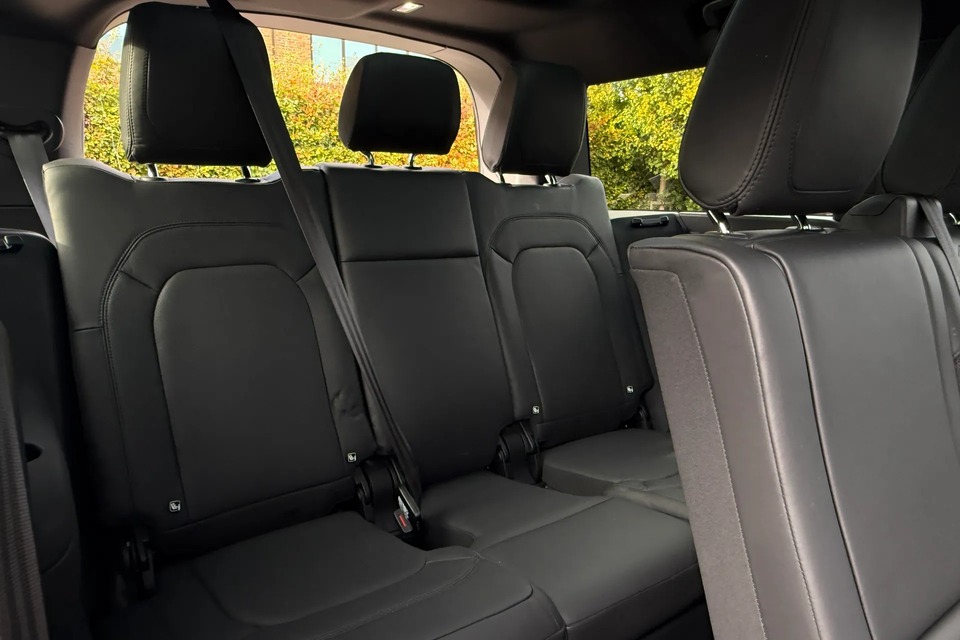 LAND ROVER DEFENDER thumbnail image number 30