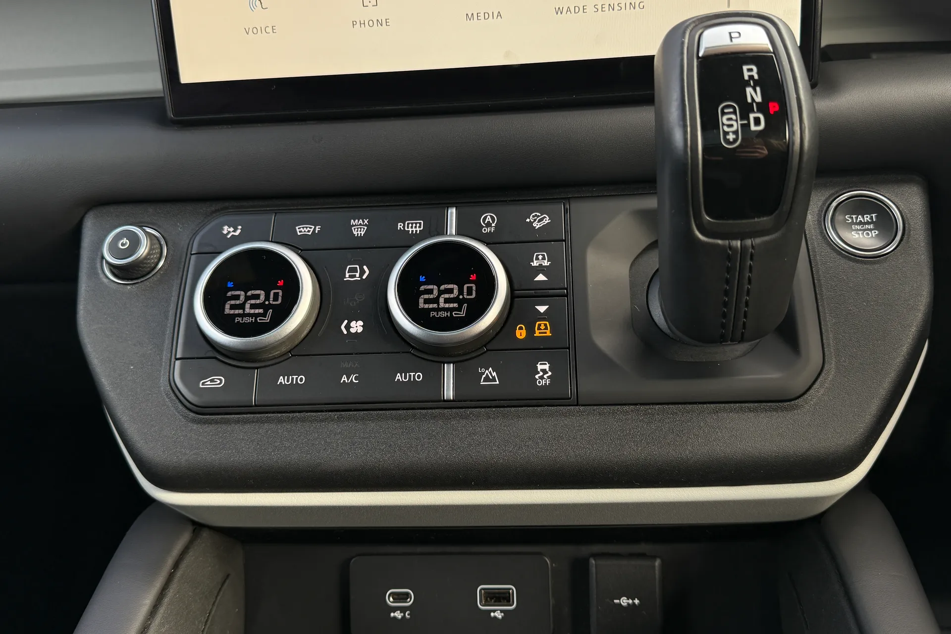 LAND ROVER DEFENDER thumbnail image number 22