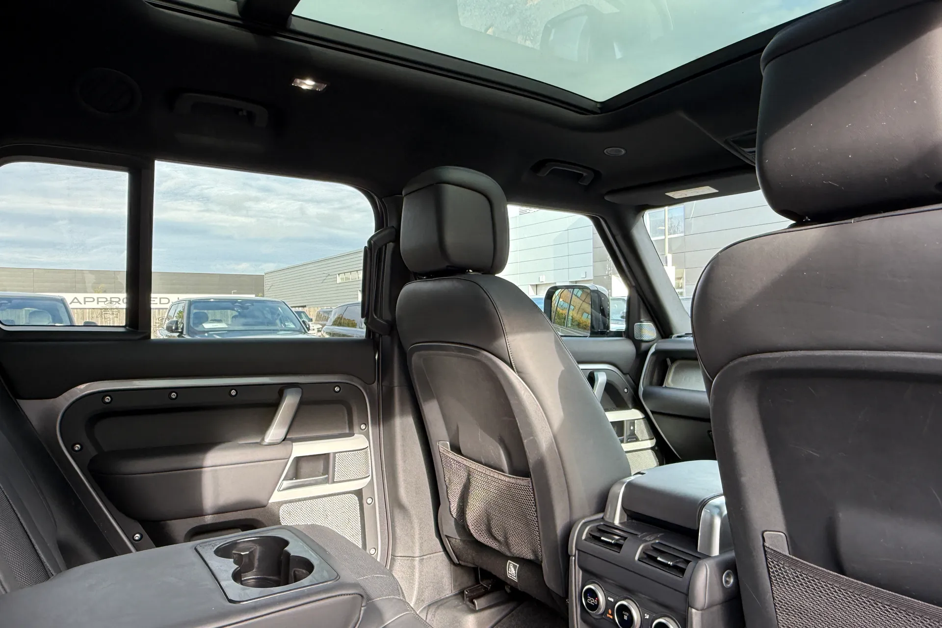 LAND ROVER DEFENDER thumbnail image number 33