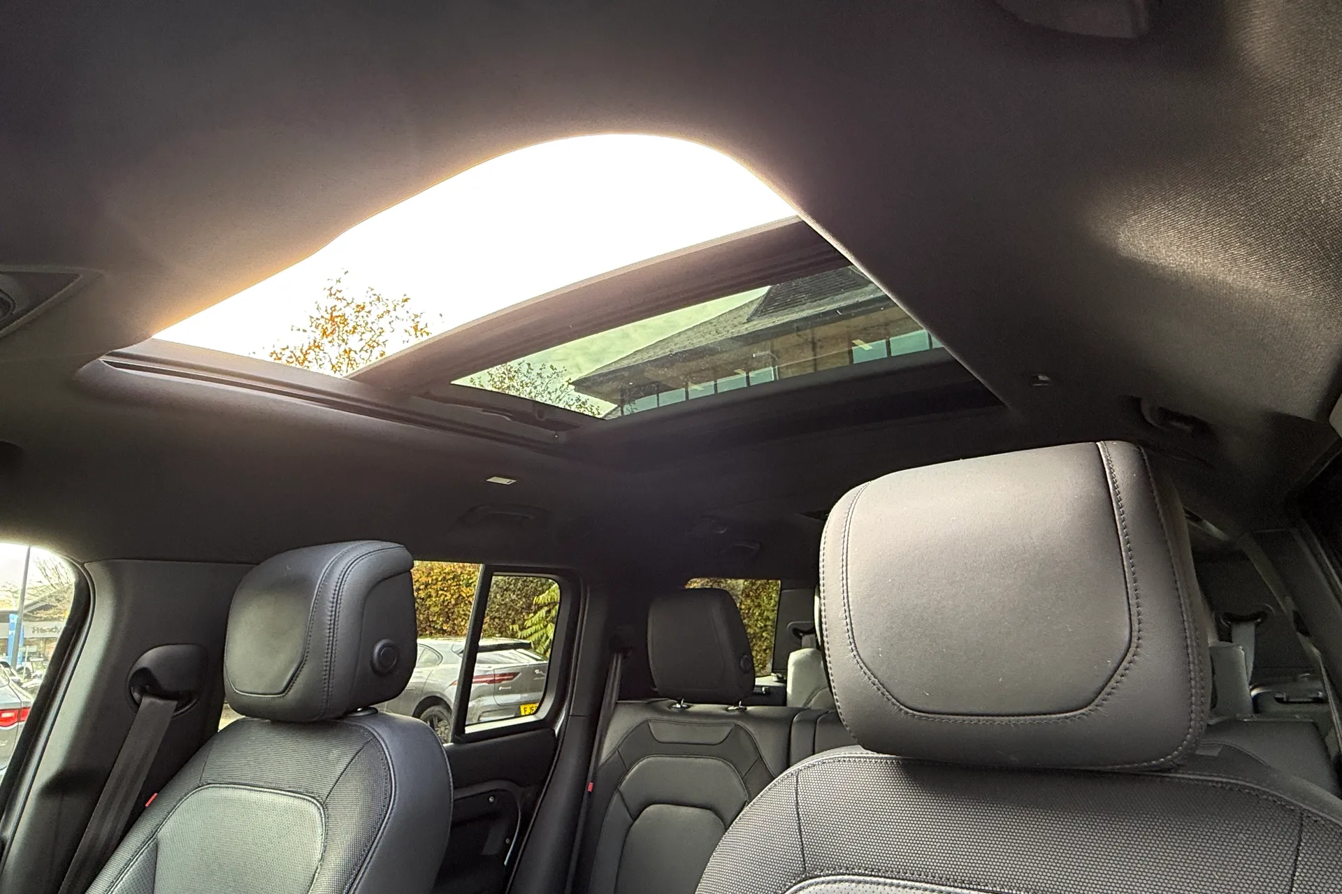 LAND ROVER DEFENDER thumbnail image number 5