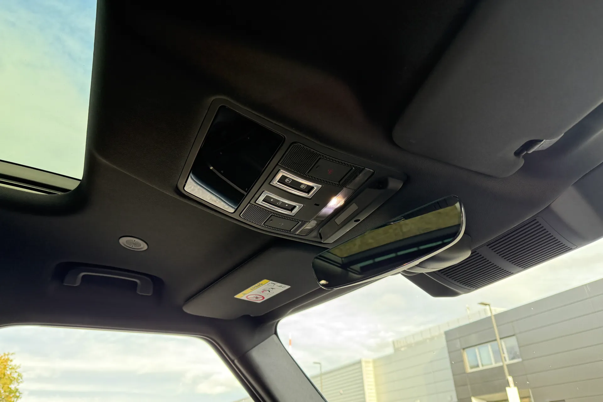 LAND ROVER DEFENDER thumbnail image number 24