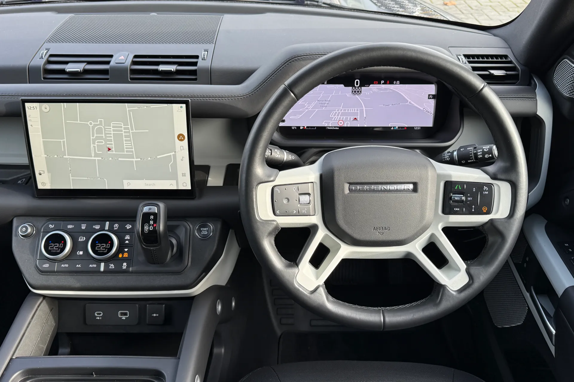 LAND ROVER DEFENDER thumbnail image number 23