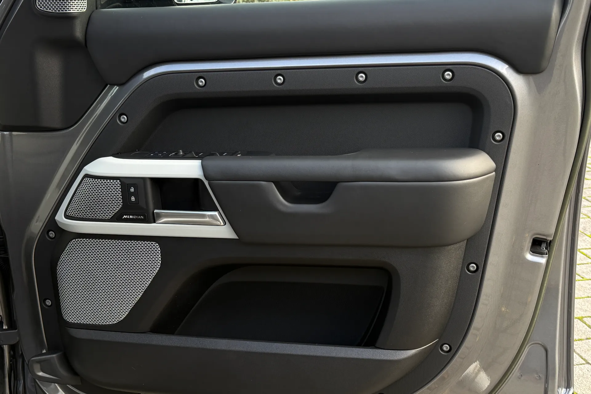 LAND ROVER DEFENDER thumbnail image number 46