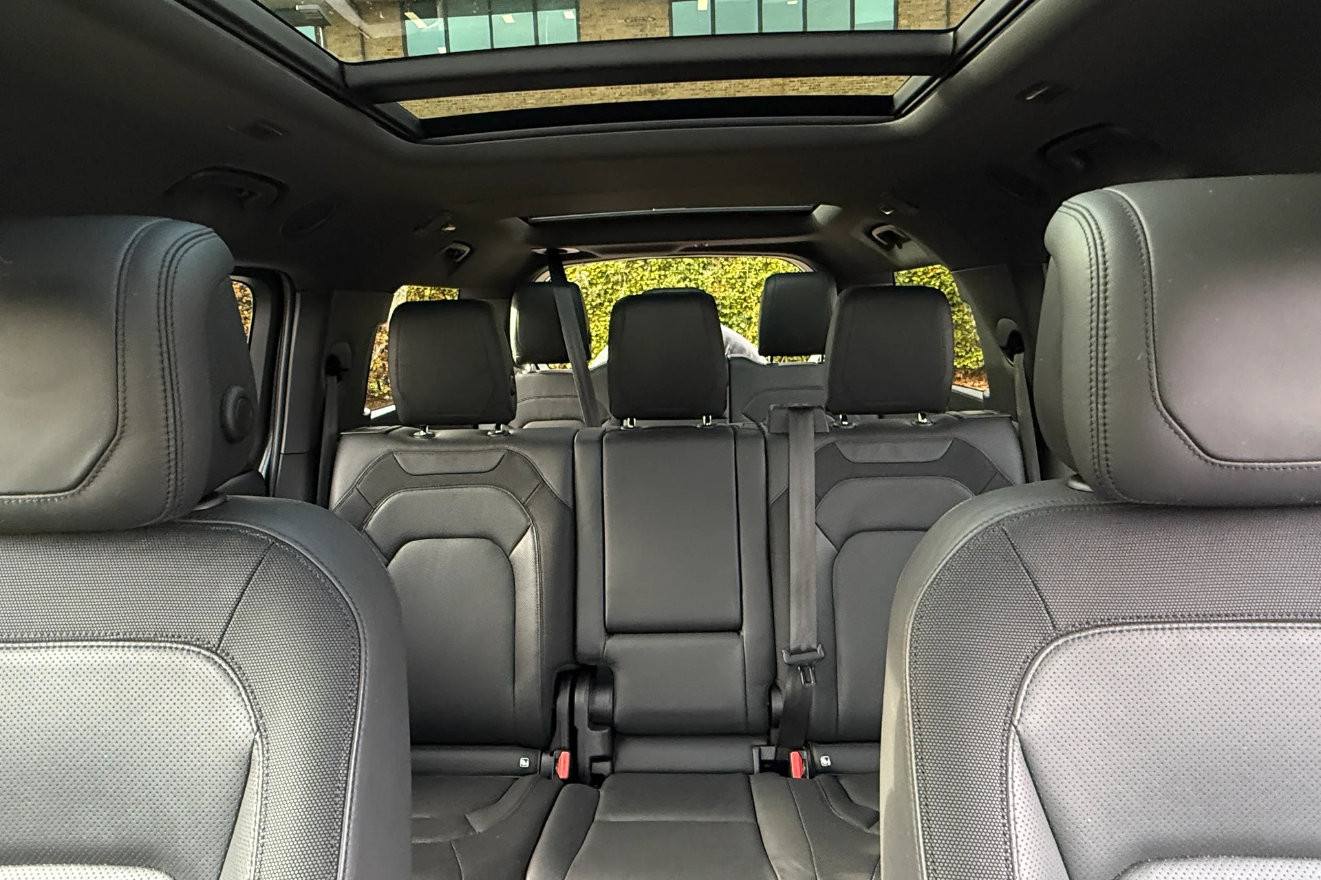 LAND ROVER DEFENDER thumbnail image number 36