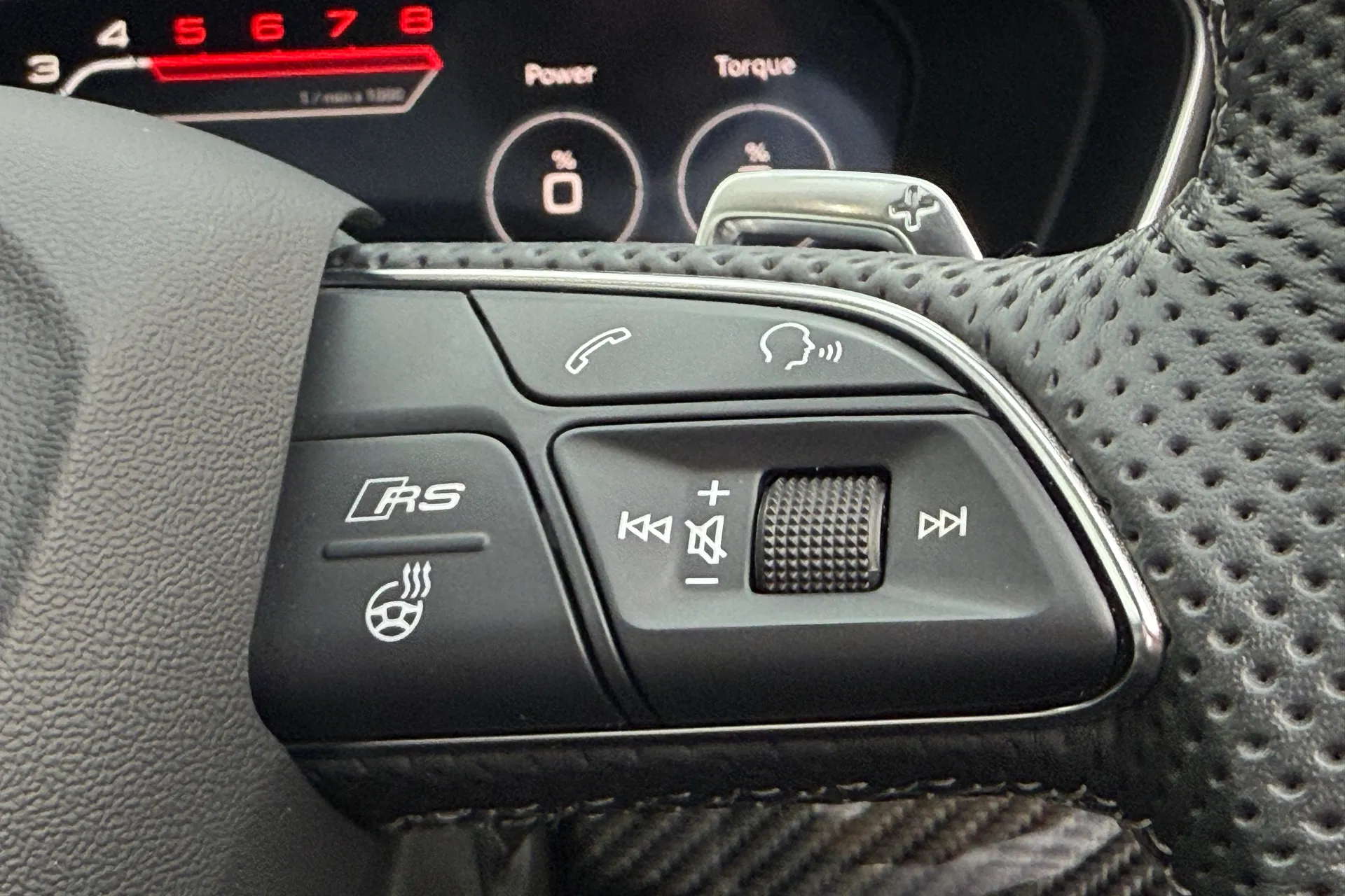 Audi RS4 thumbnail image number 13