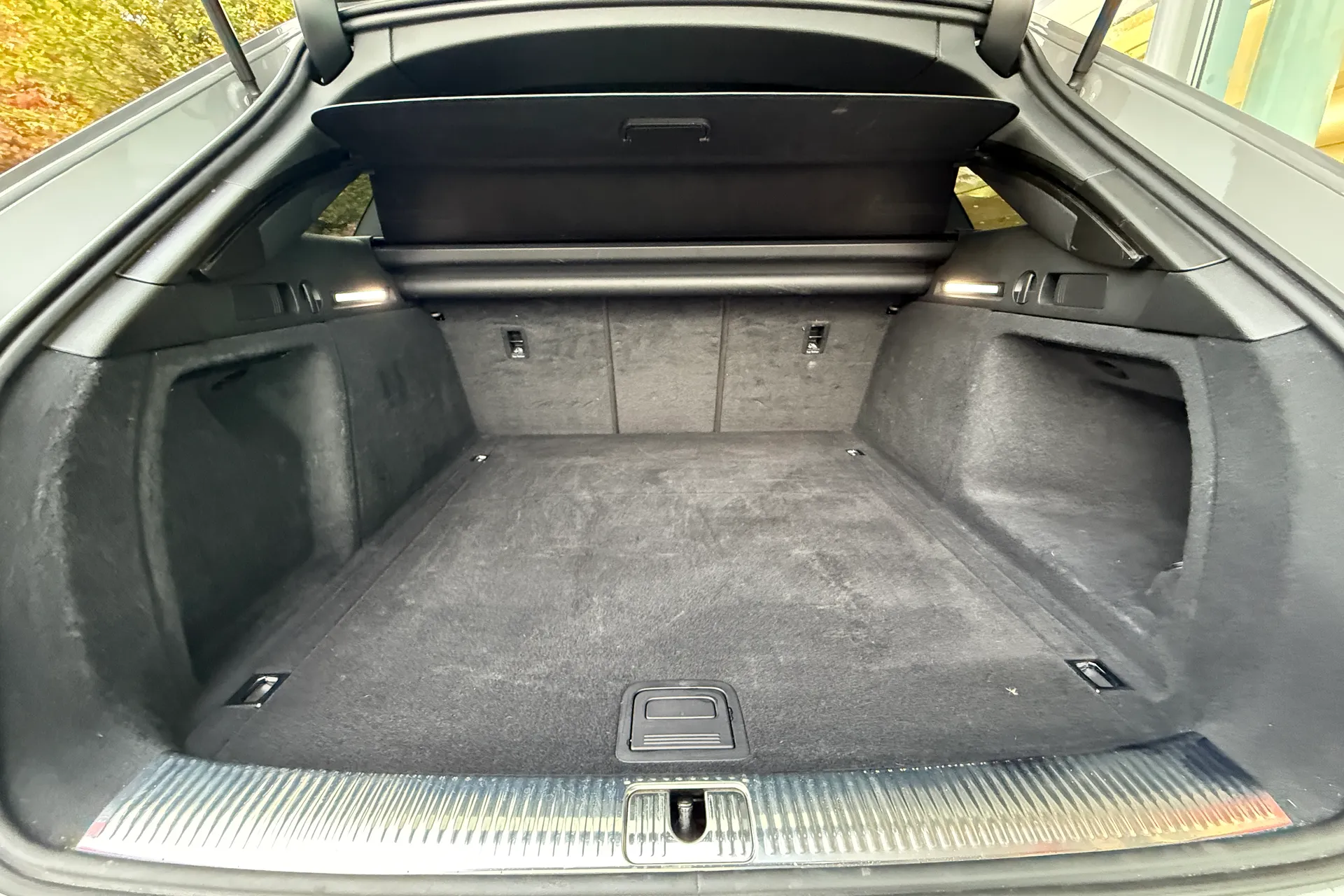 Audi RS4 thumbnail image number 50