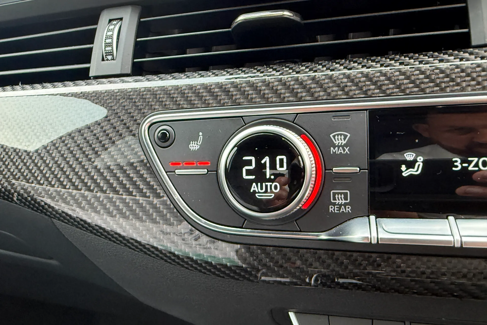 Audi RS4 thumbnail image number 22