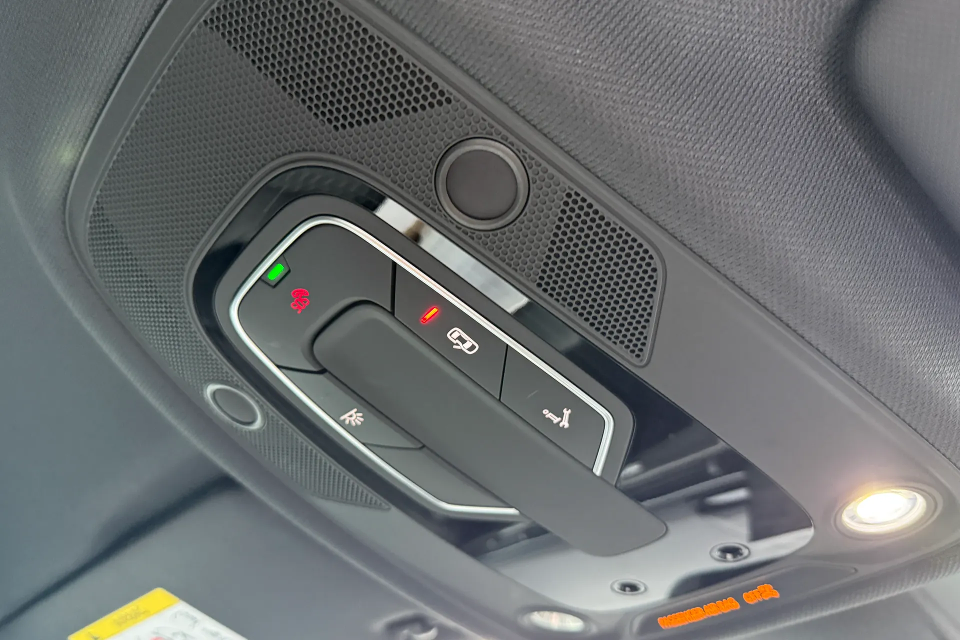 Audi RS4 thumbnail image number 32