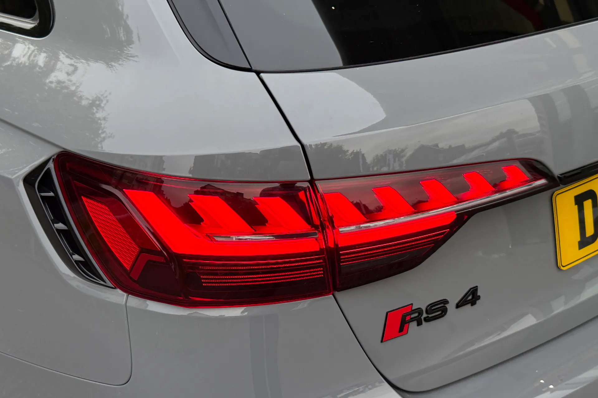 Audi RS4 thumbnail image number 49