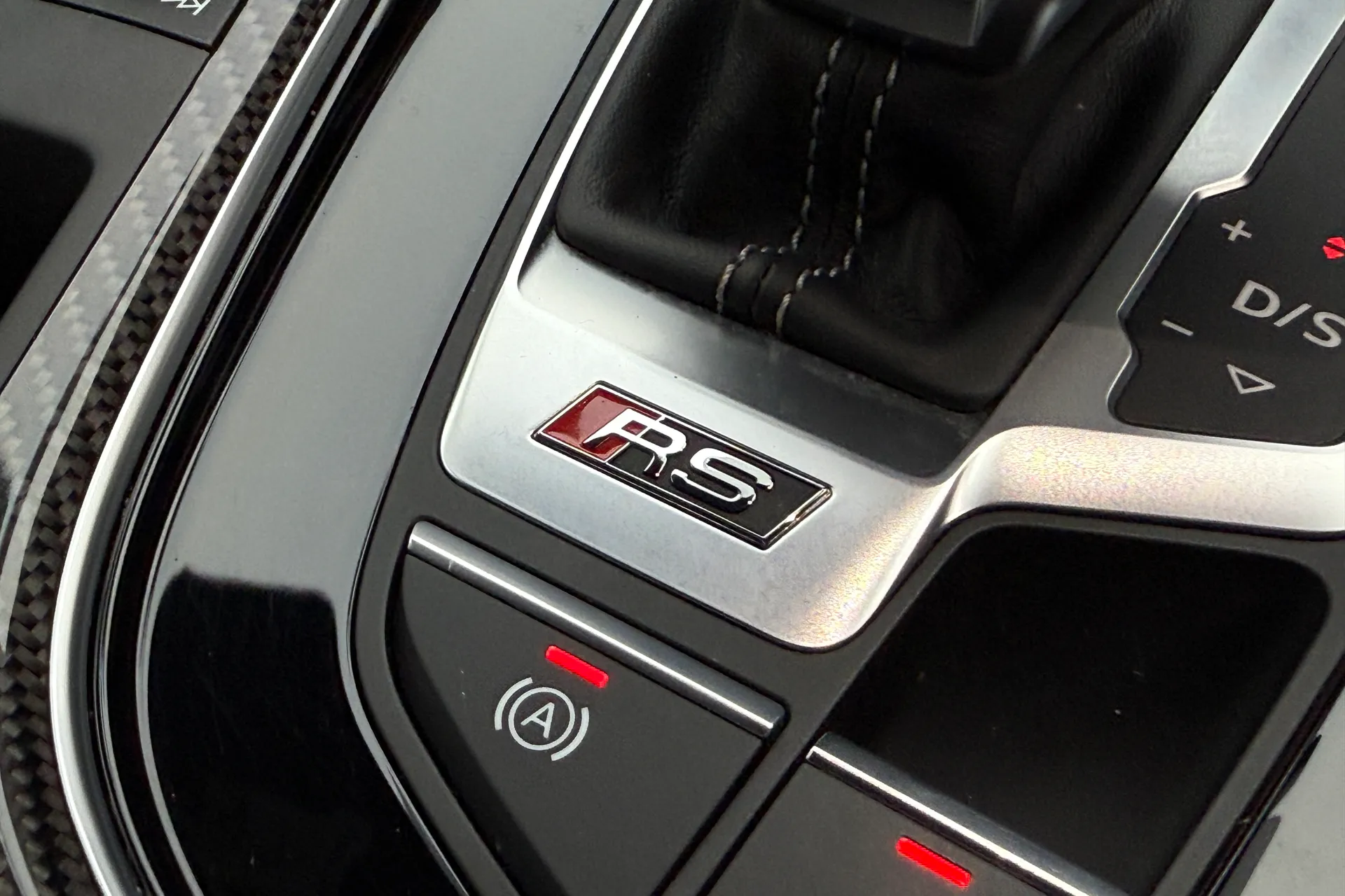 Audi RS4 thumbnail image number 25