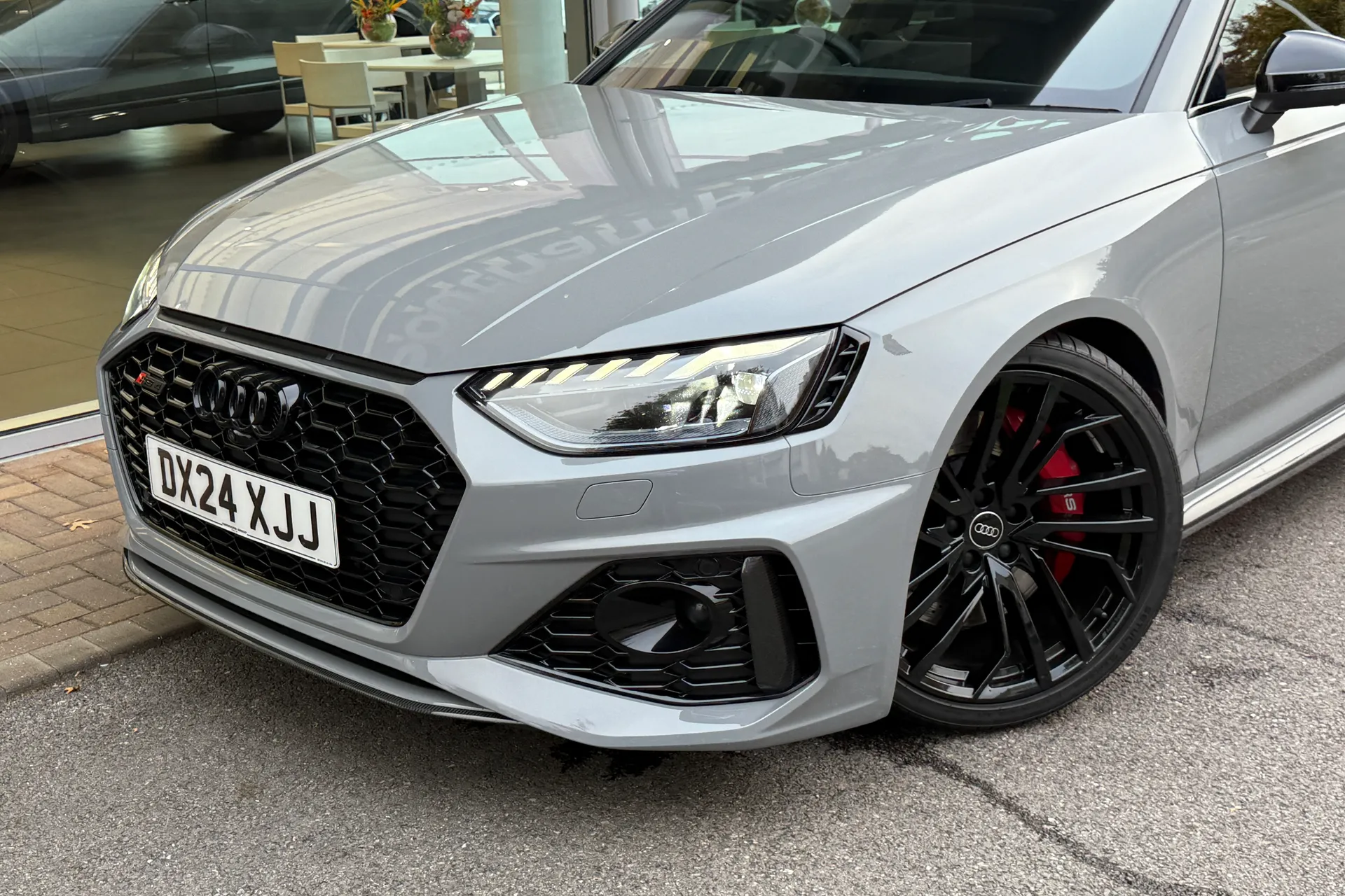 Audi RS4 thumbnail image number 63