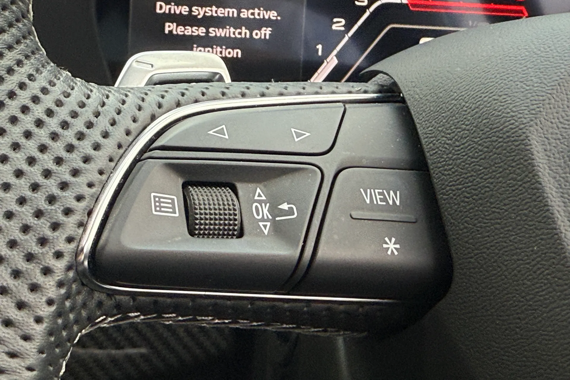 Audi RS4 thumbnail image number 12