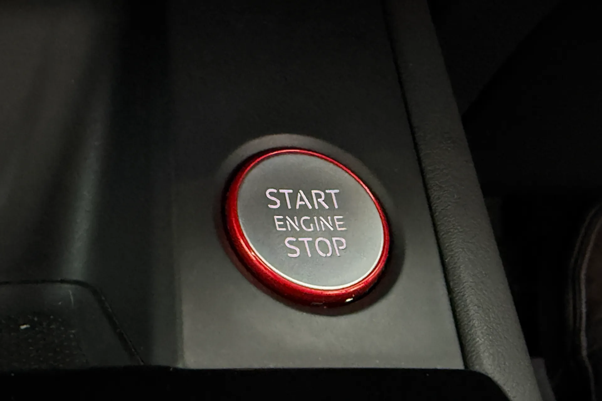 Audi RS4 thumbnail image number 29