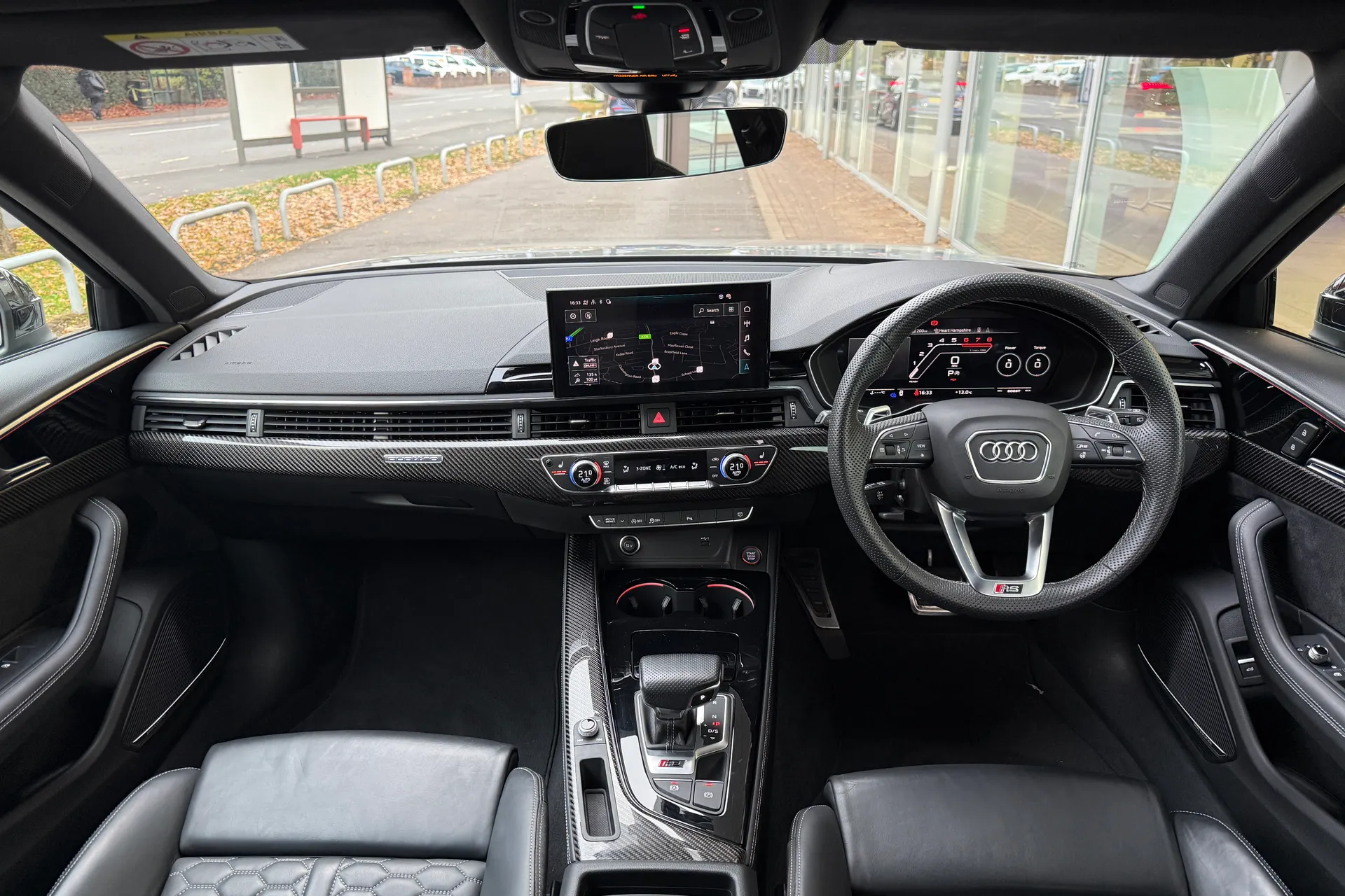 Audi RS4 thumbnail image number 3