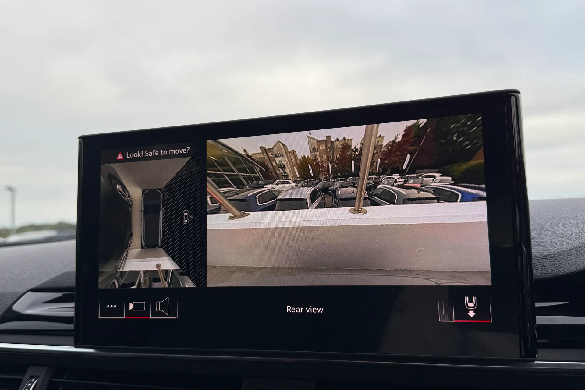 Audi RS4 thumbnail image number 4