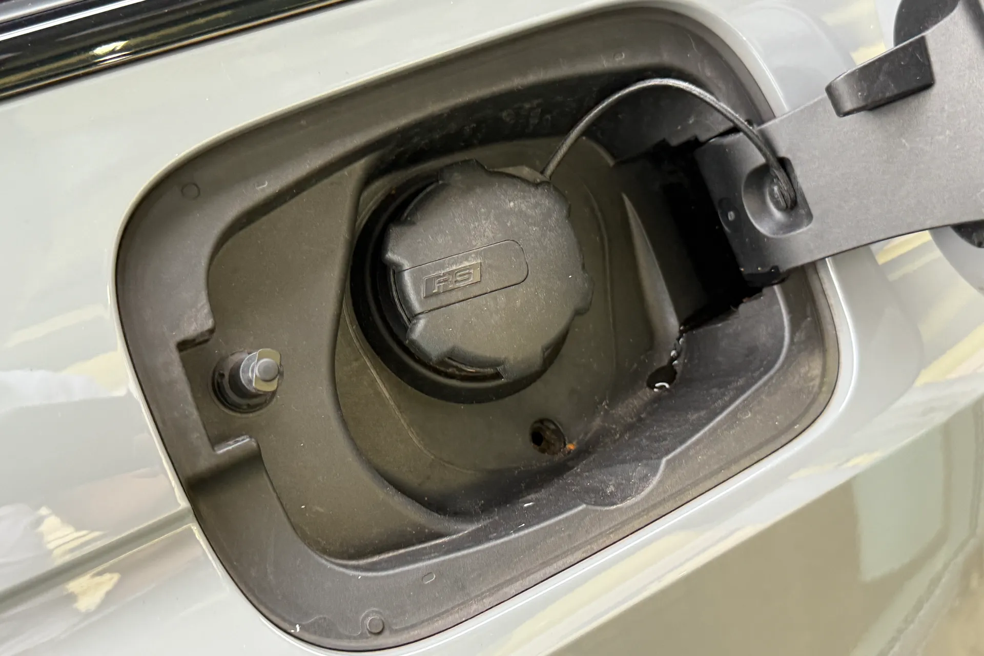 Audi RS4 thumbnail image number 40