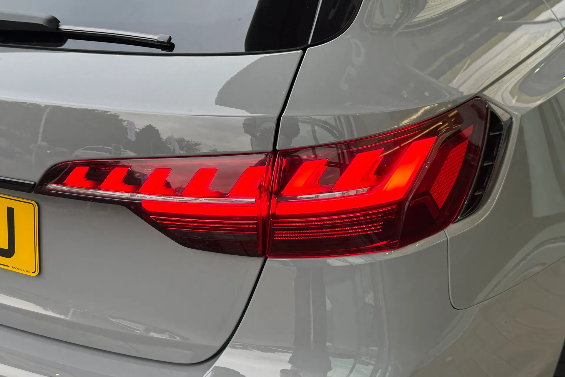 Audi RS4 thumbnail image number 48