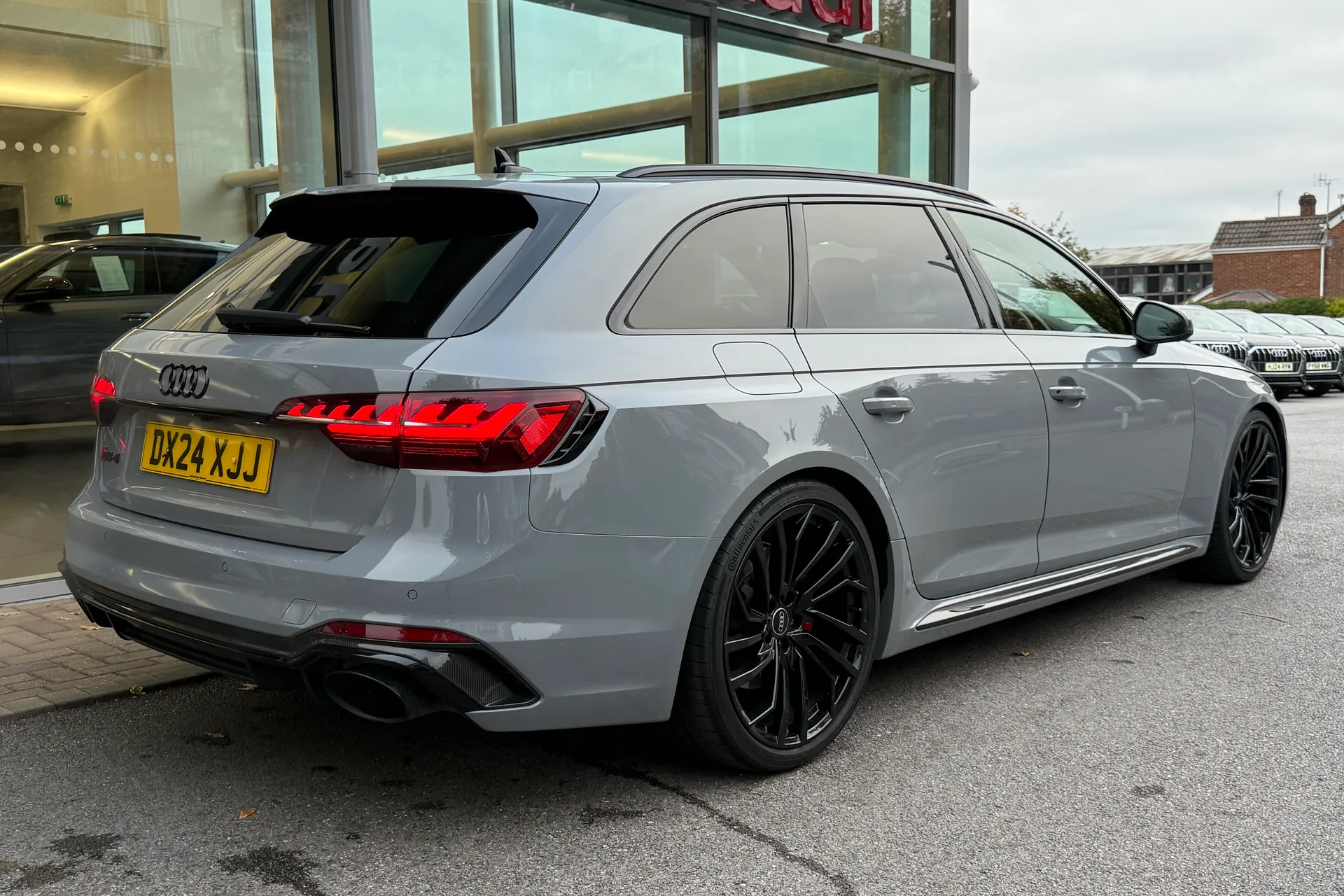 Audi RS4 thumbnail image number 65