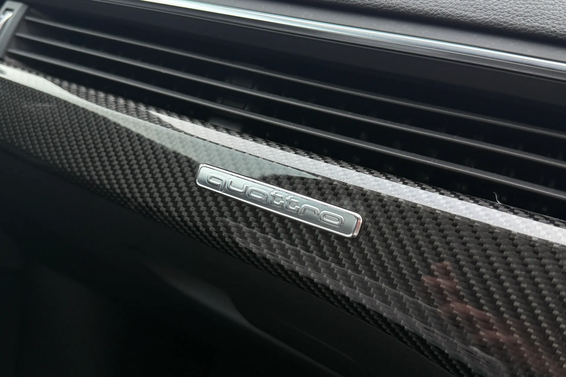 Audi RS4 thumbnail image number 23