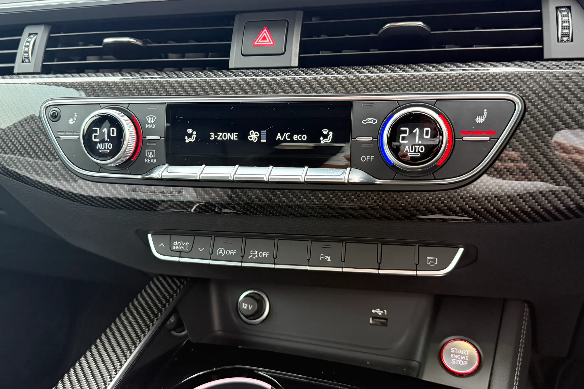 Audi RS4 thumbnail image number 21