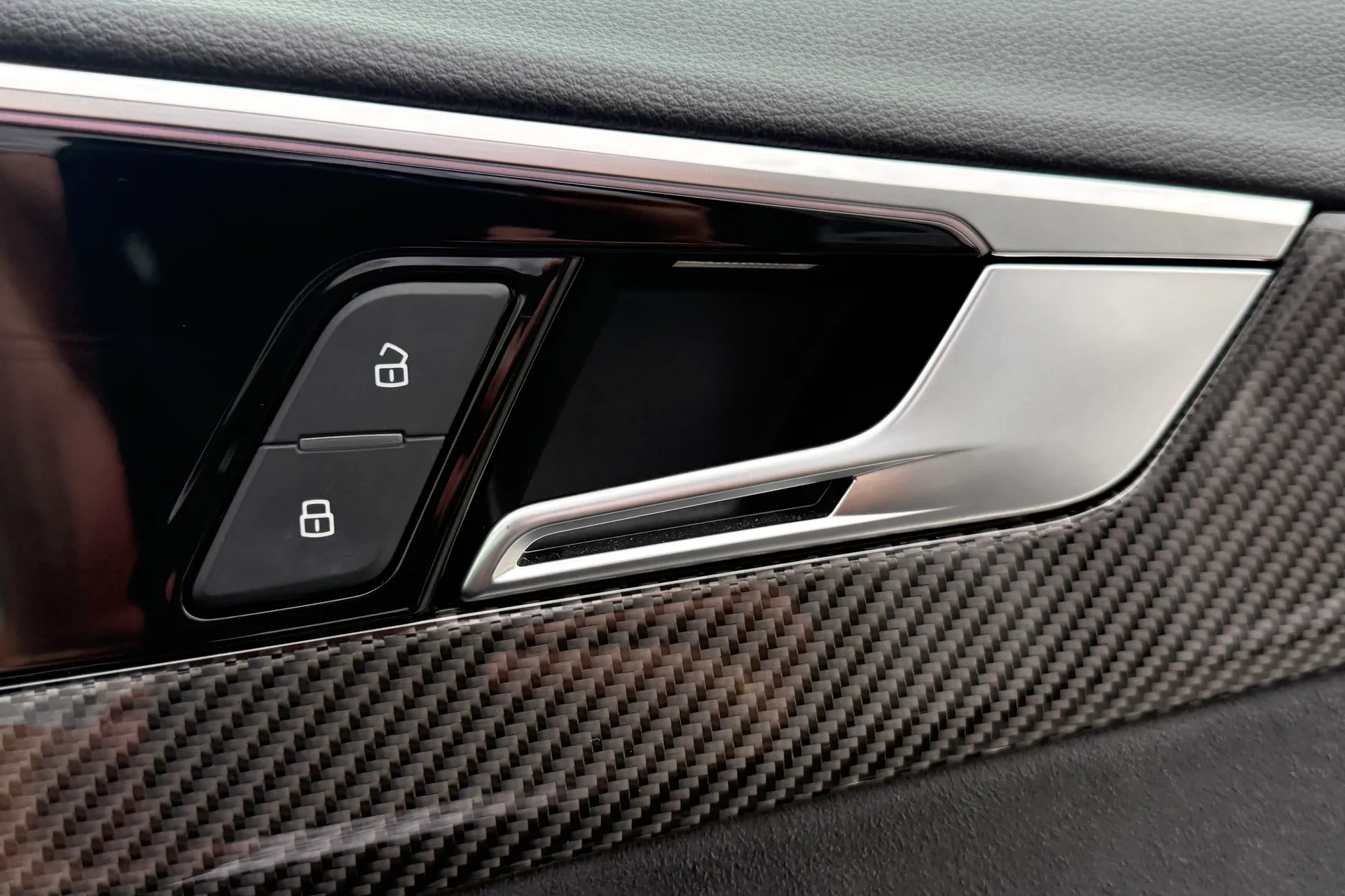 Audi RS4 thumbnail image number 33