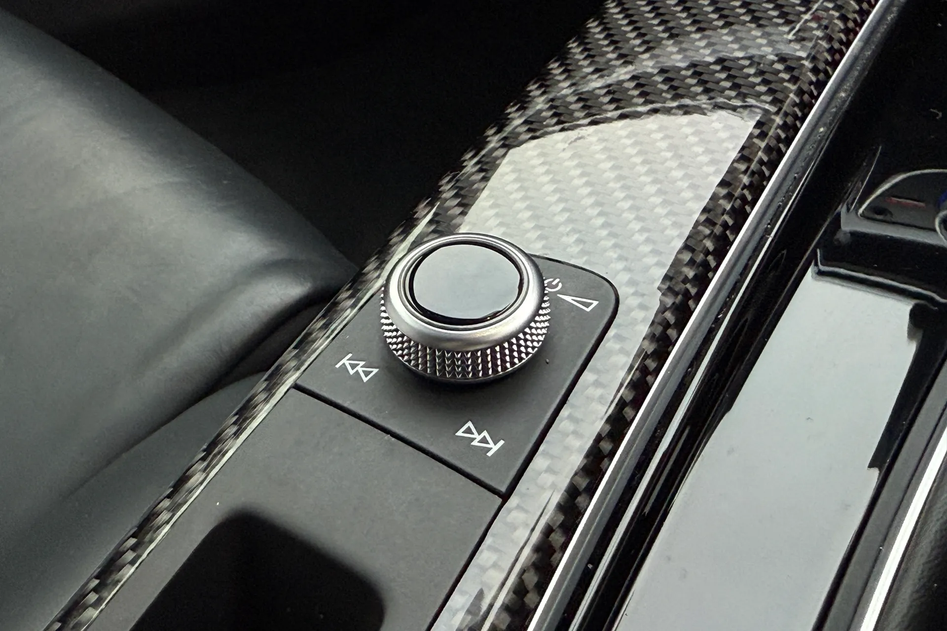 Audi RS4 thumbnail image number 28