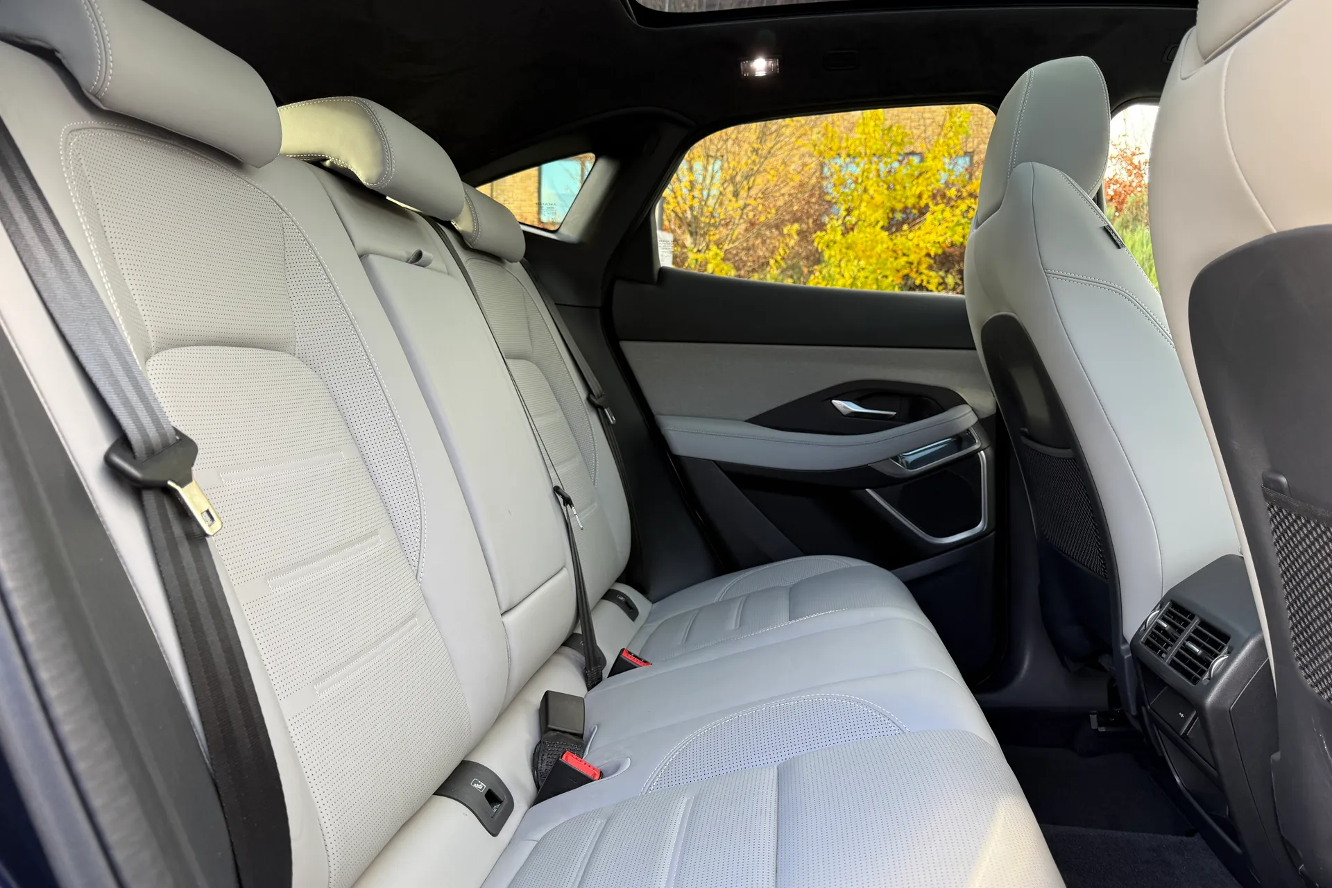 Jaguar E-PACE thumbnail image number 41