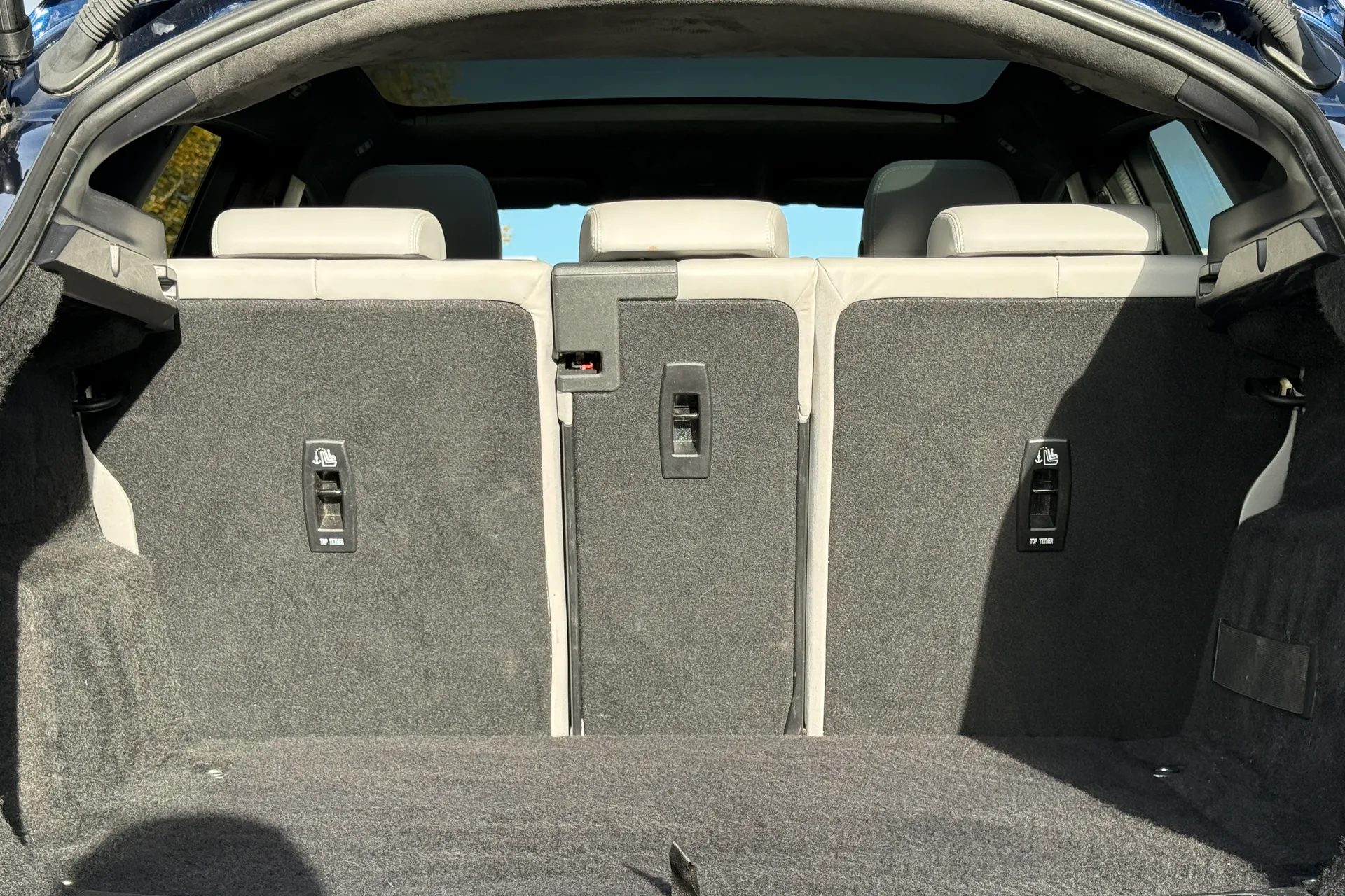 Jaguar E-PACE thumbnail image number 38