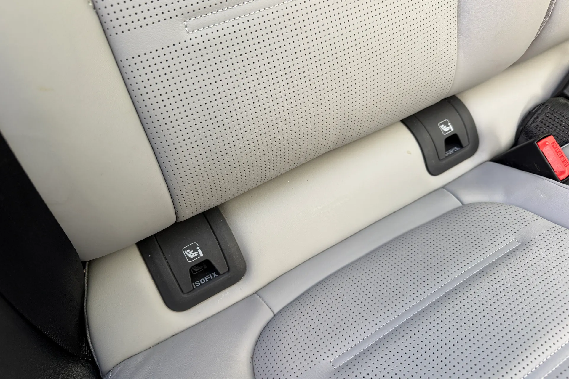 Jaguar E-PACE thumbnail image number 42