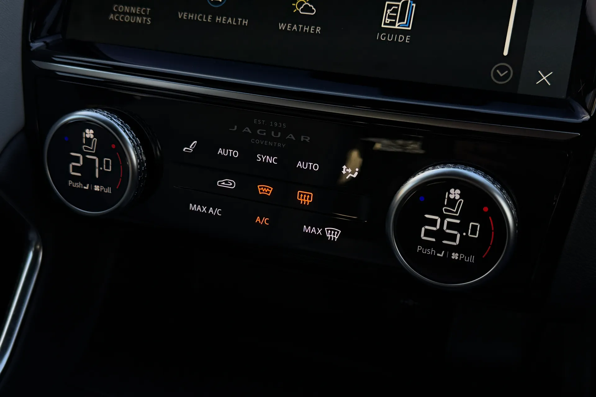 Jaguar E-PACE thumbnail image number 31