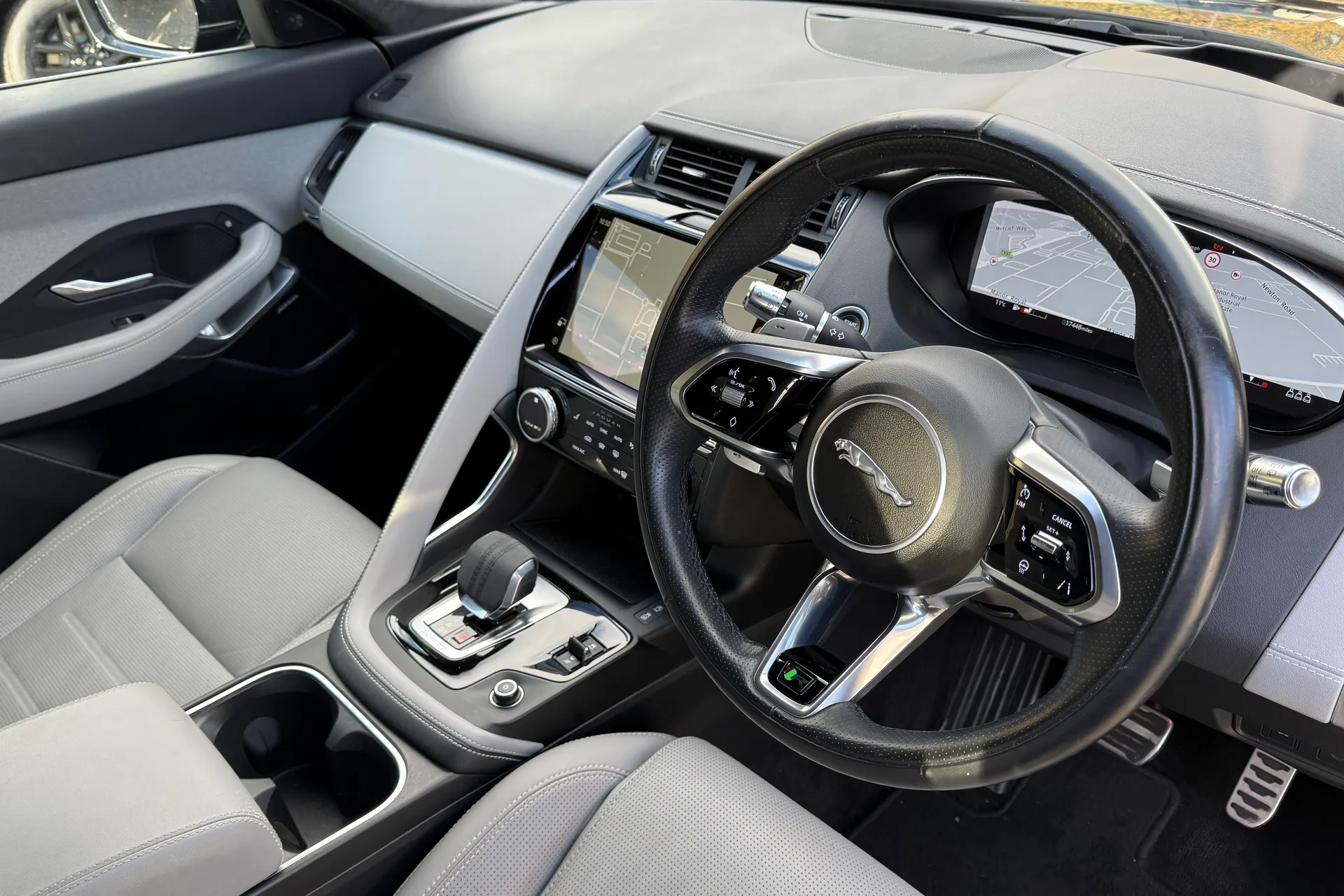 Jaguar E-PACE thumbnail image number 47