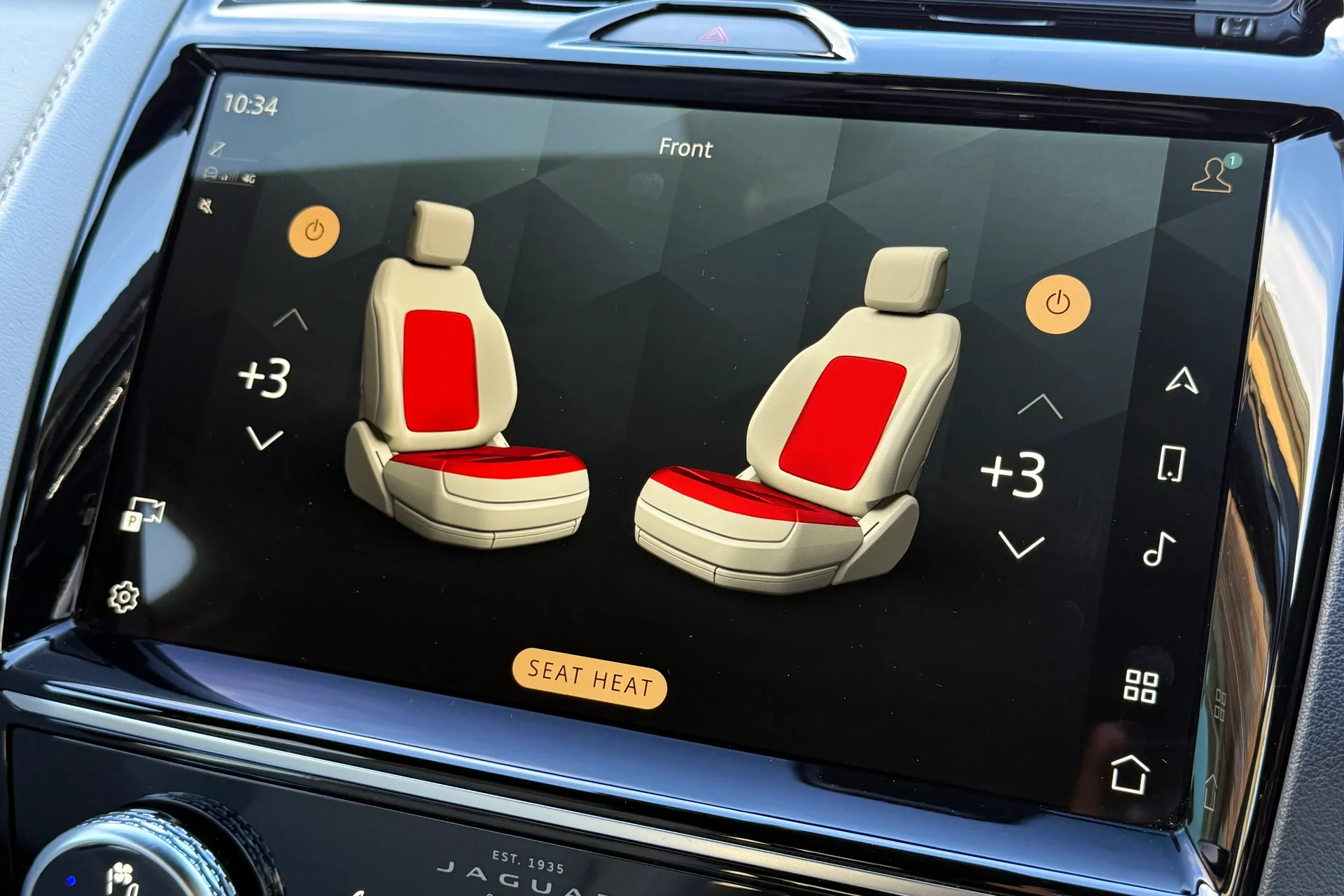 Jaguar E-PACE thumbnail image number 32