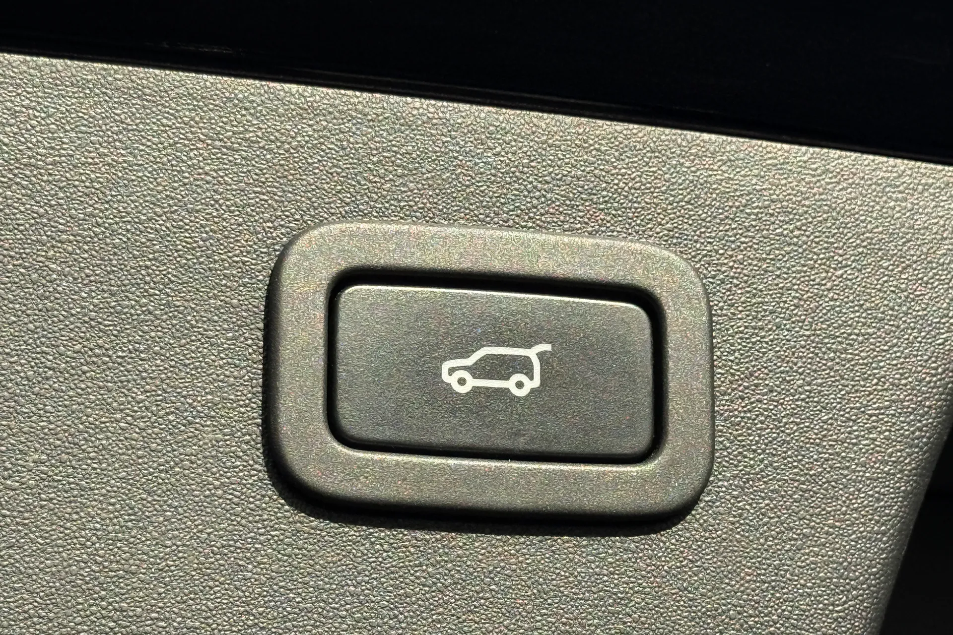 Jaguar E-PACE thumbnail image number 39