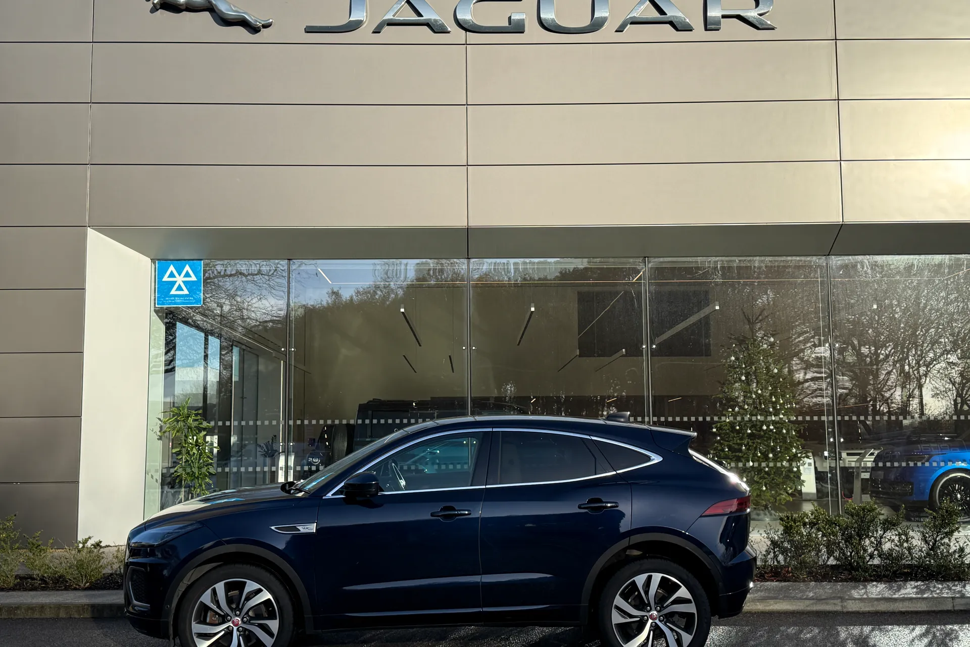 Jaguar E-PACE thumbnail image number 11