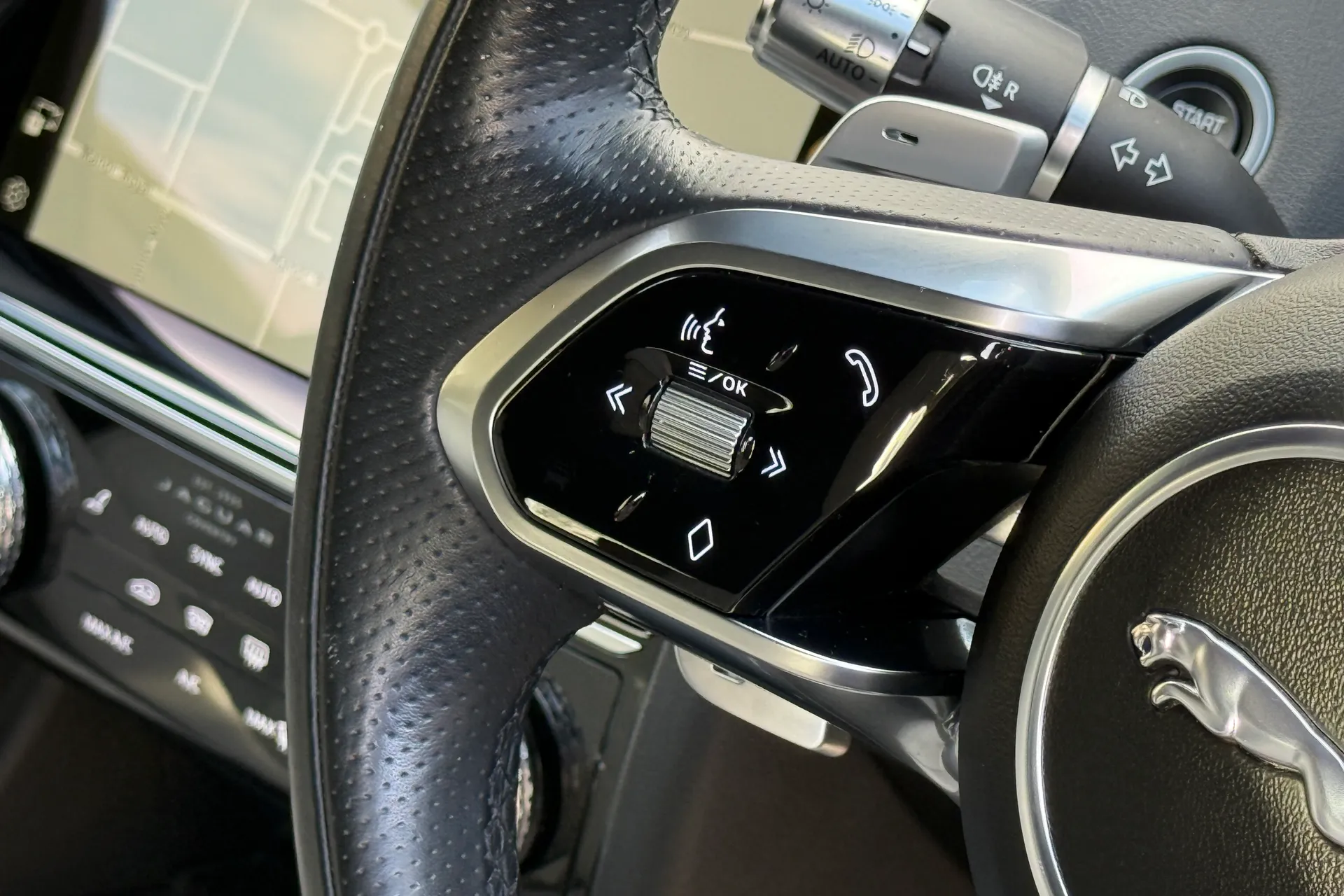 Jaguar E-PACE thumbnail image number 50