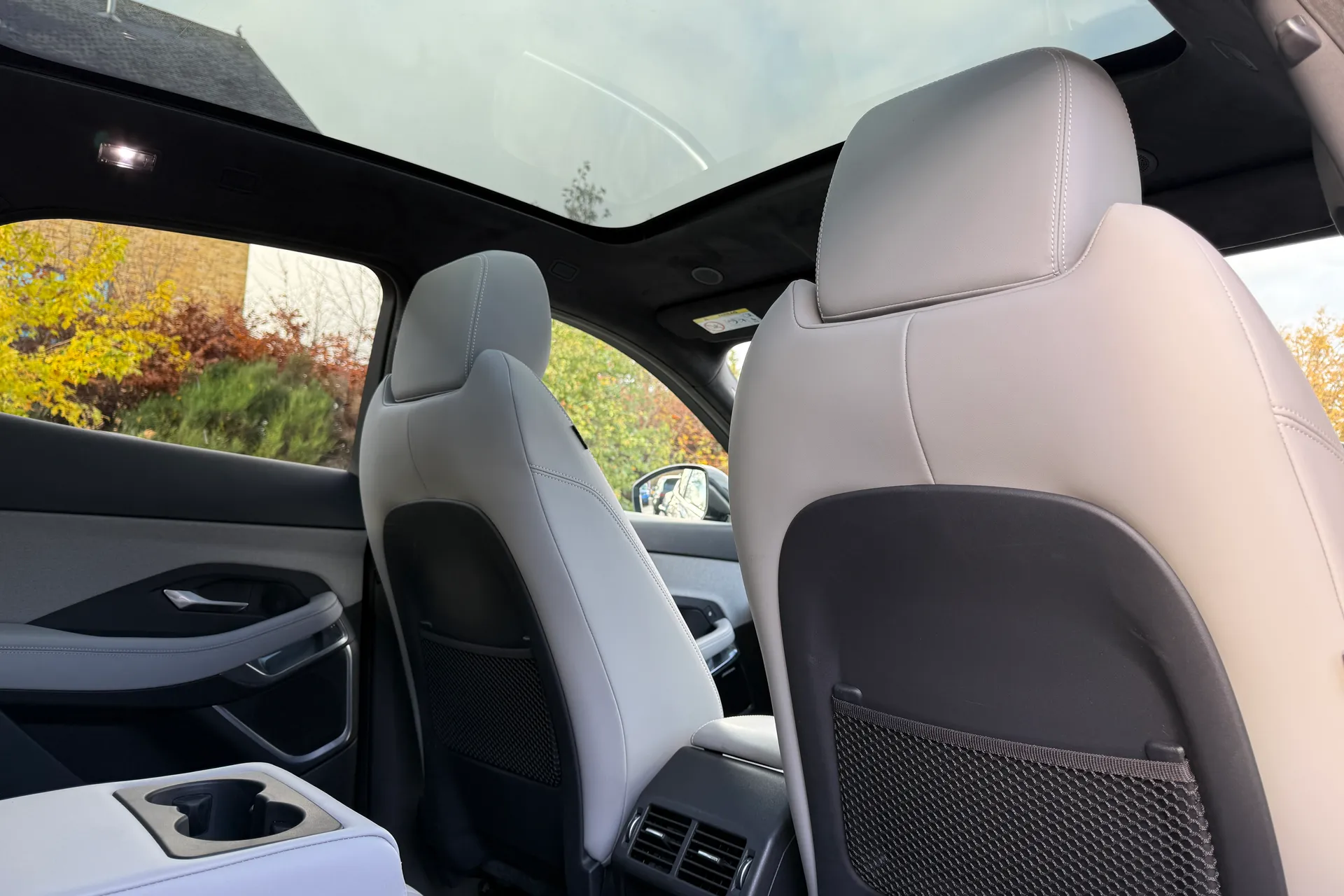 Jaguar E-PACE thumbnail image number 43