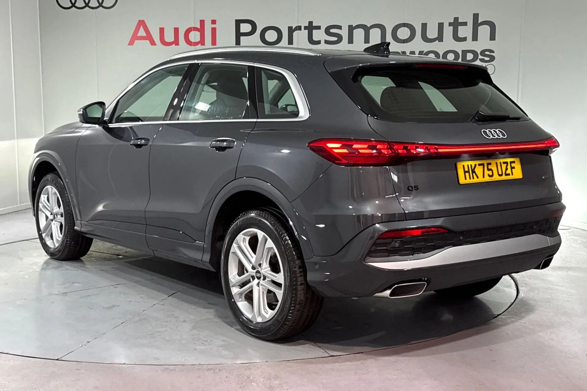 Audi Q5 thumbnail image number 11