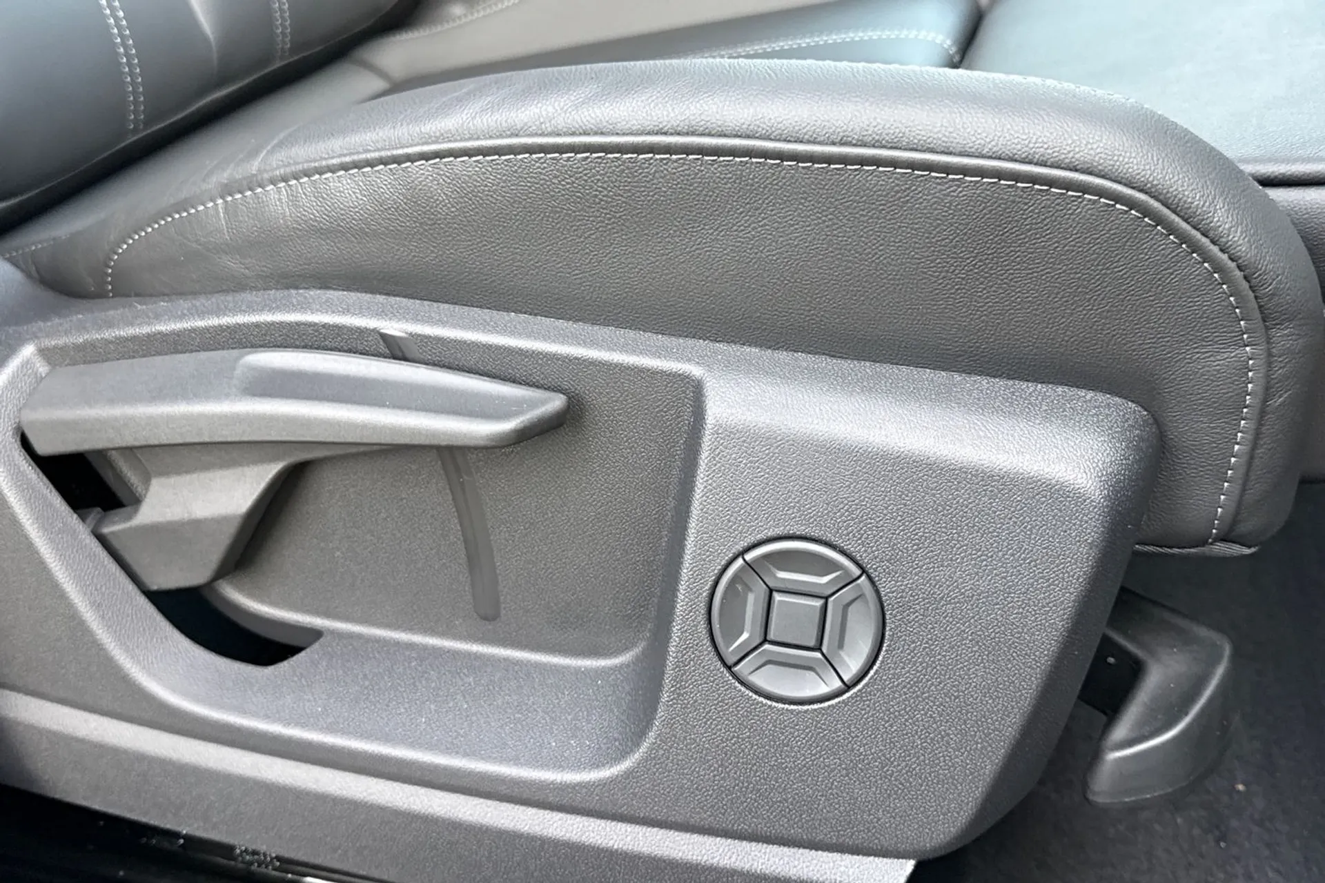 Audi Q5 thumbnail image number 48