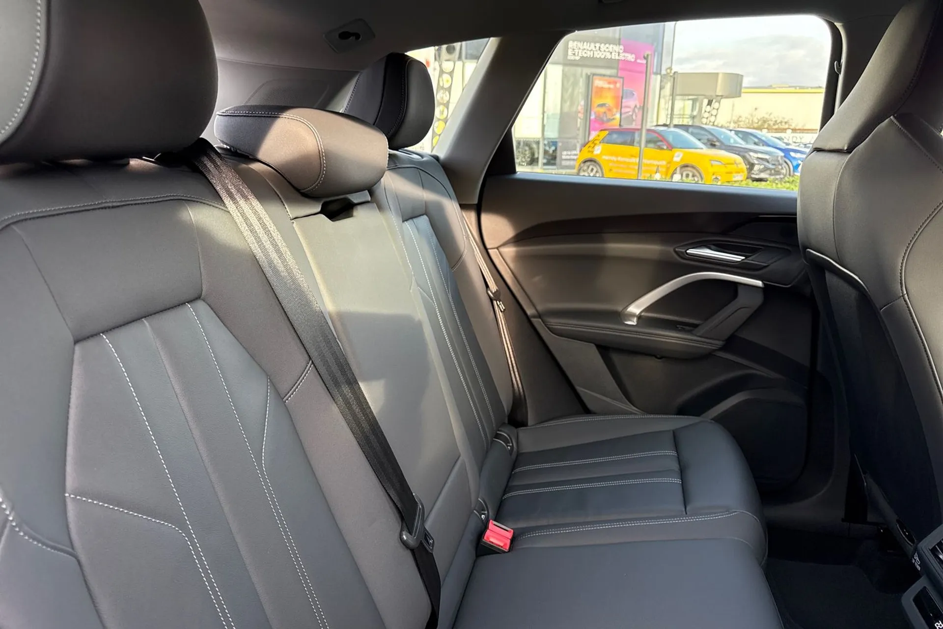 Audi Q5 thumbnail image number 23