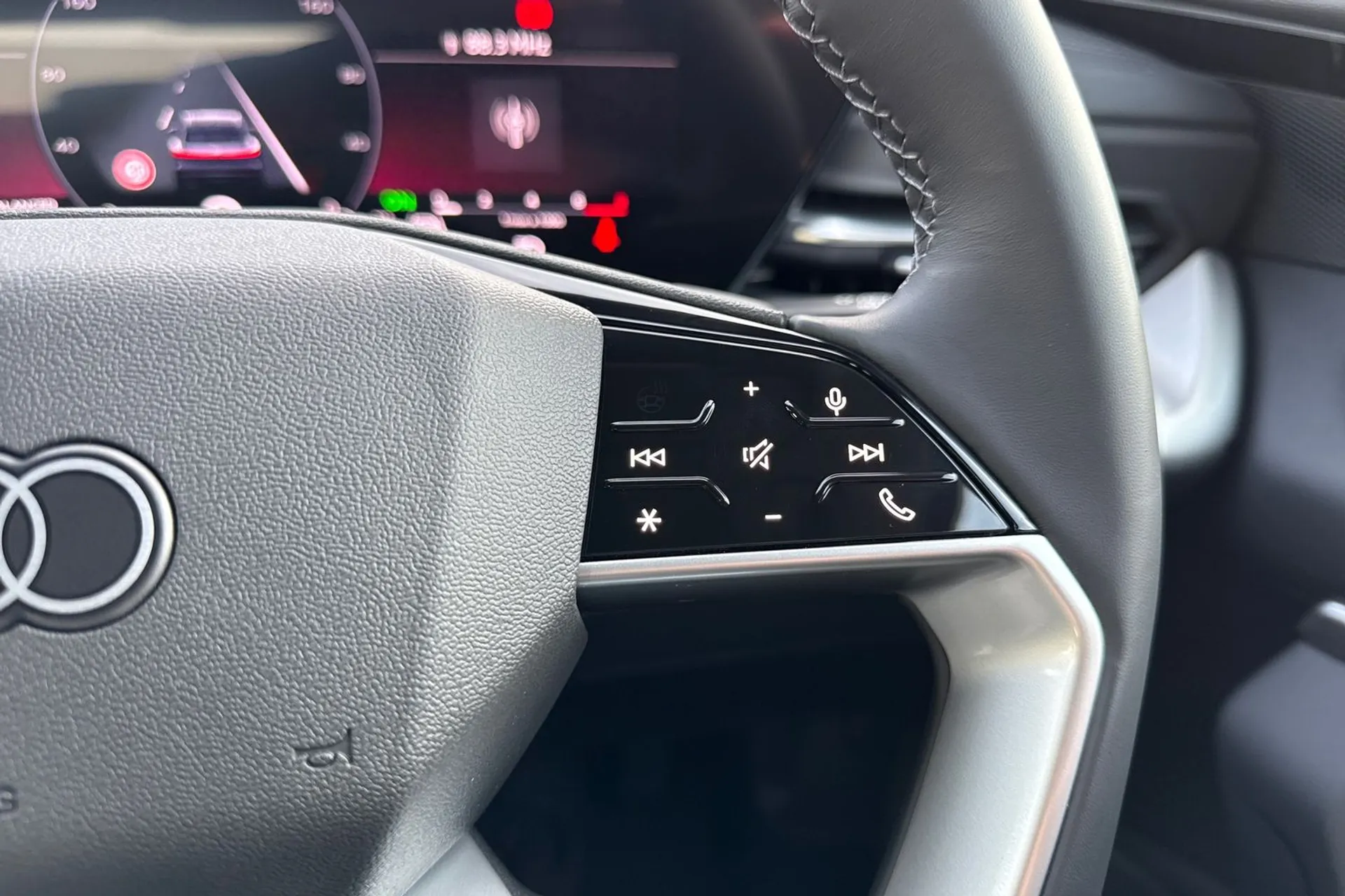 Audi Q5 thumbnail image number 42