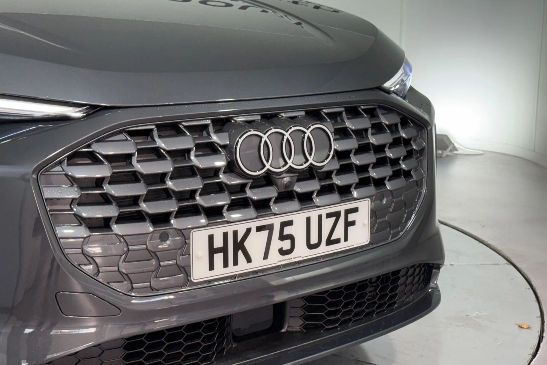 Audi Q5 thumbnail image number 9