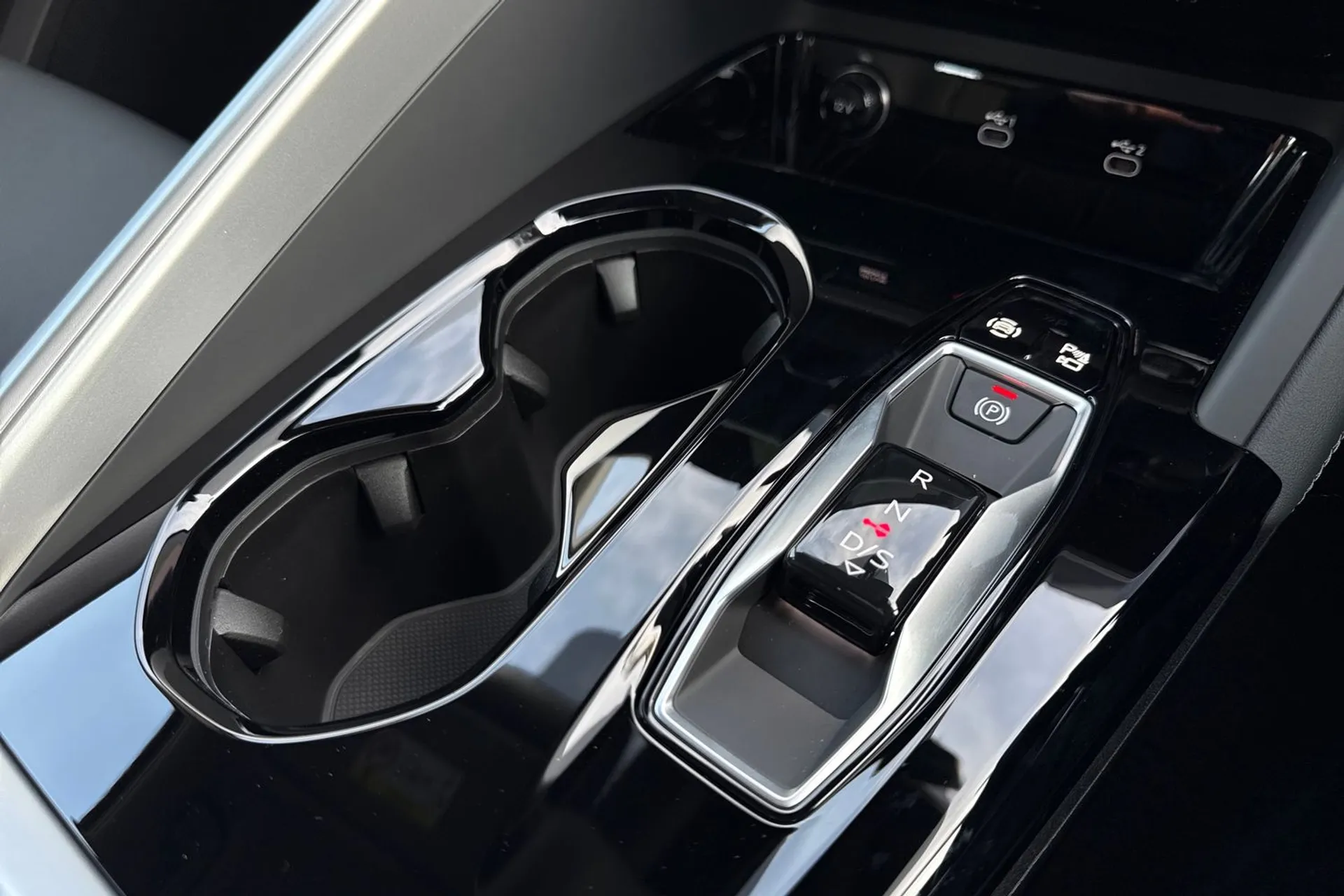 Audi Q5 thumbnail image number 30