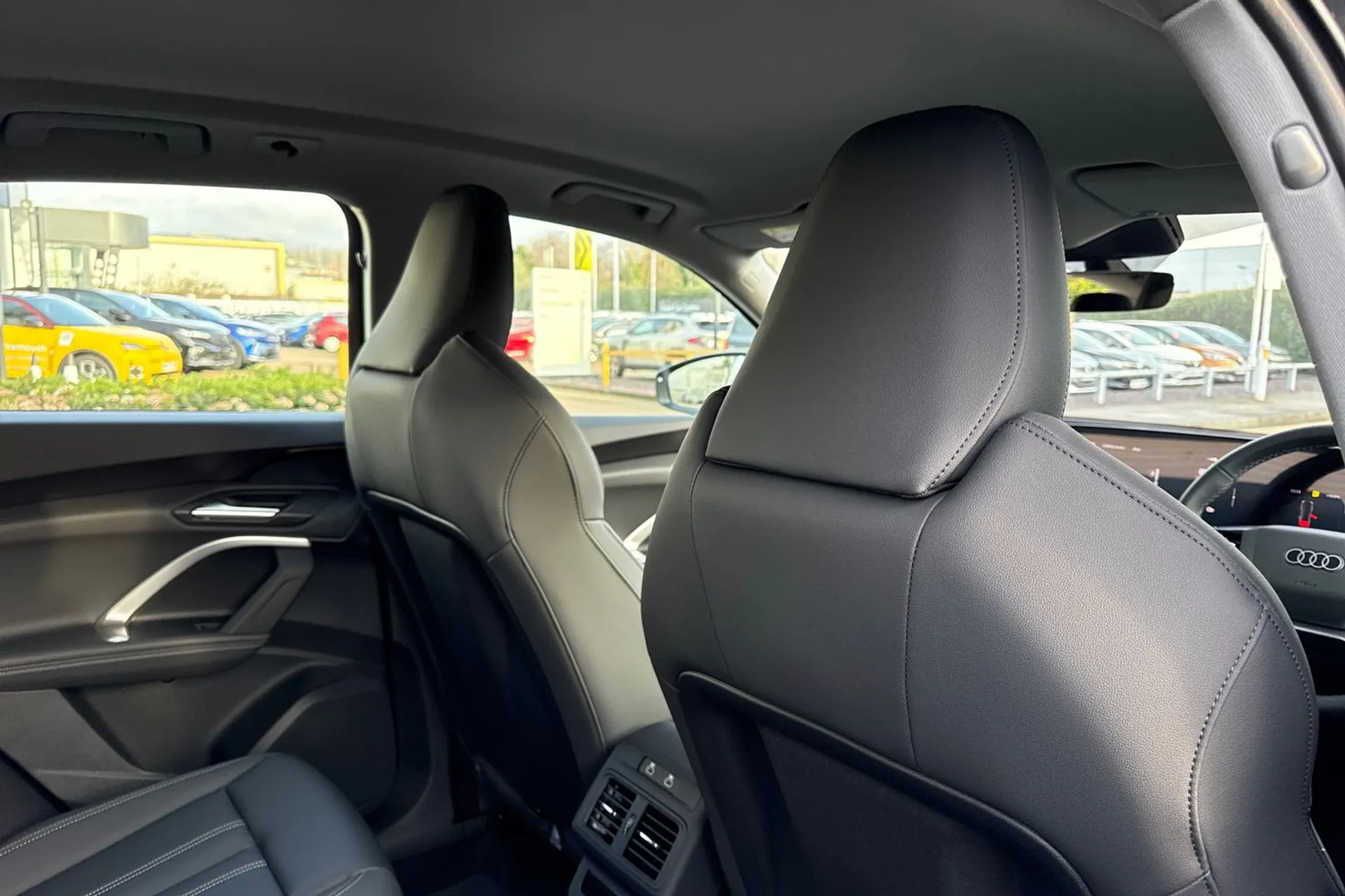 Audi Q5 thumbnail image number 25