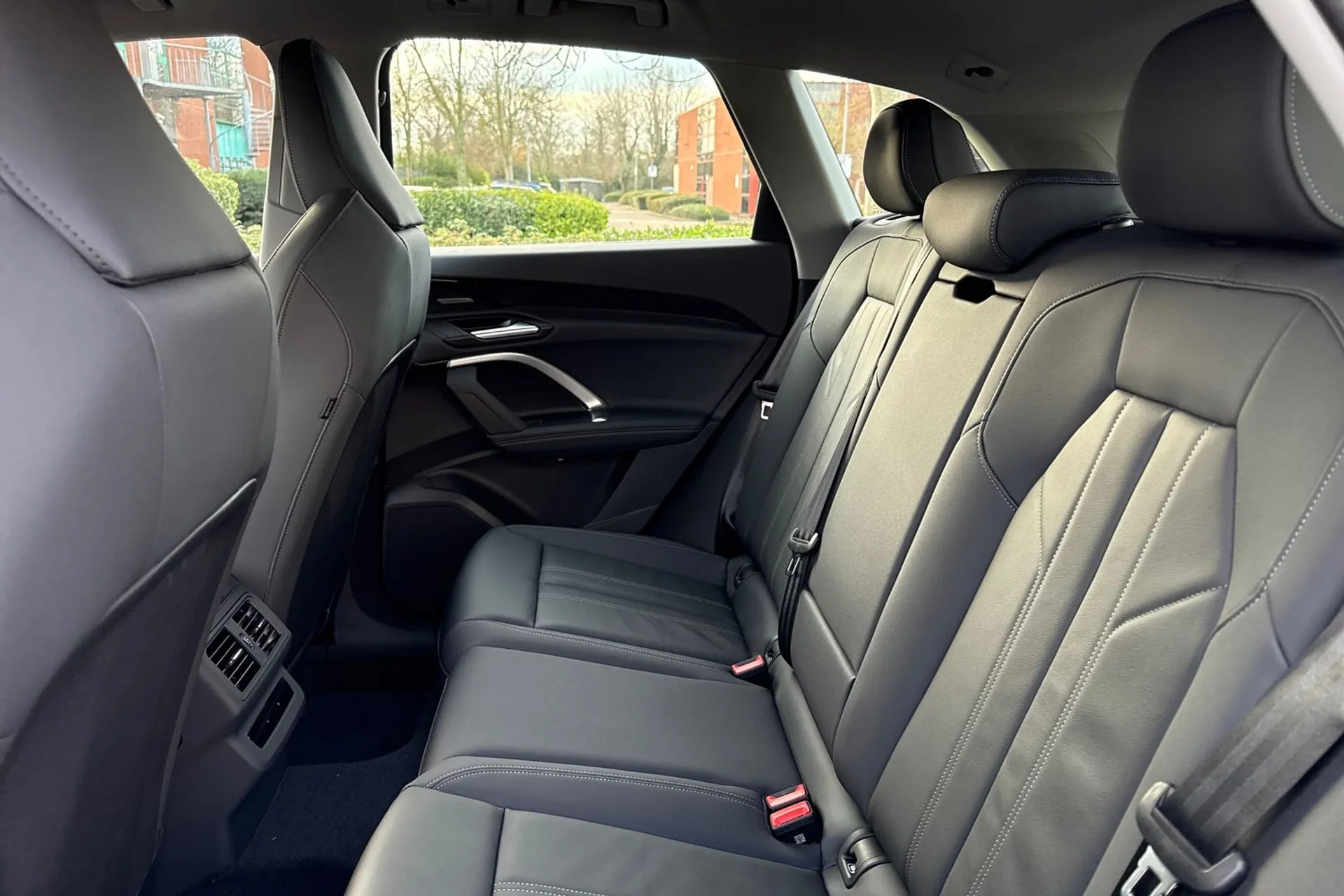 Audi Q5 thumbnail image number 35