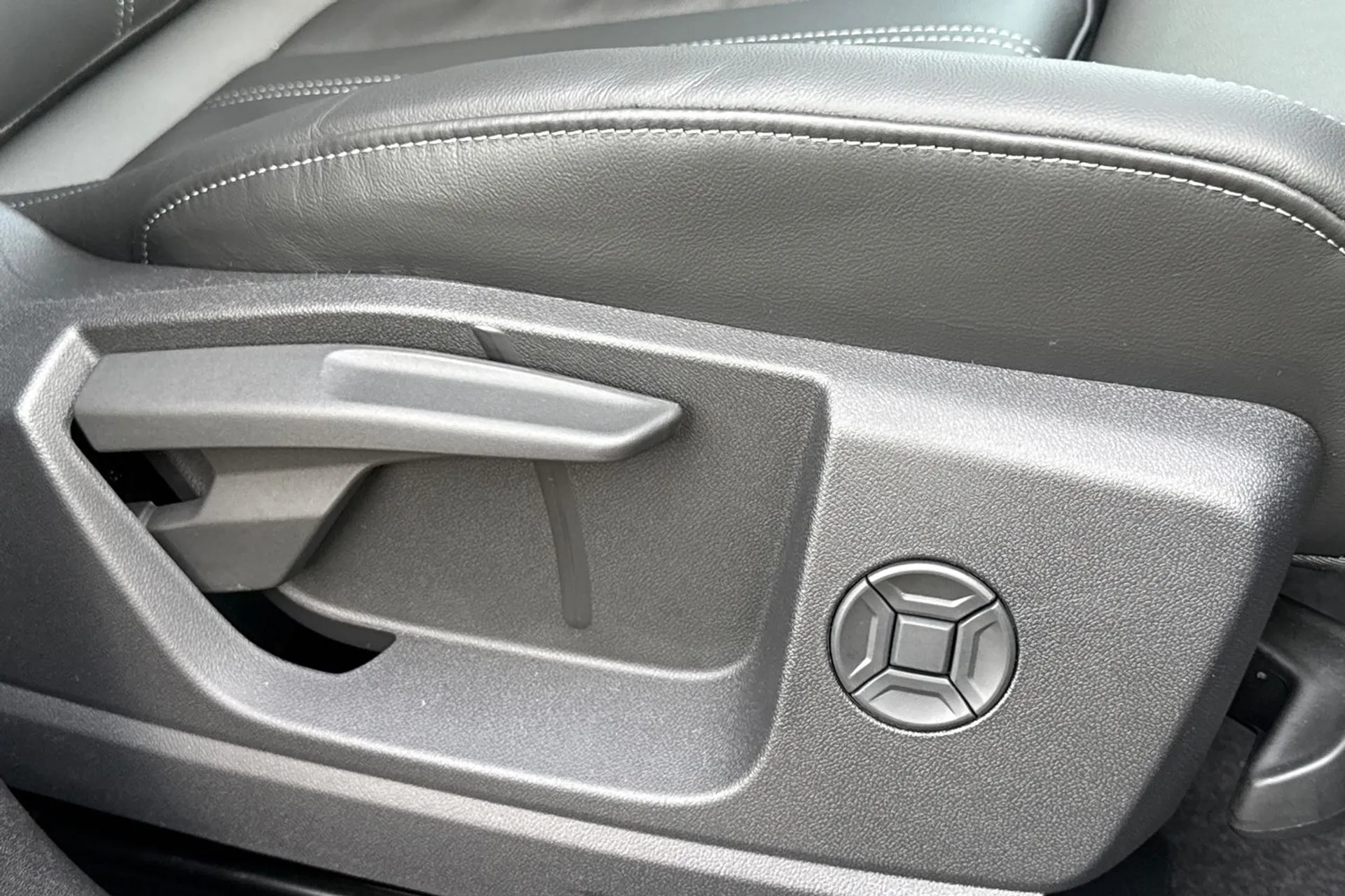 Audi Q5 thumbnail image number 33